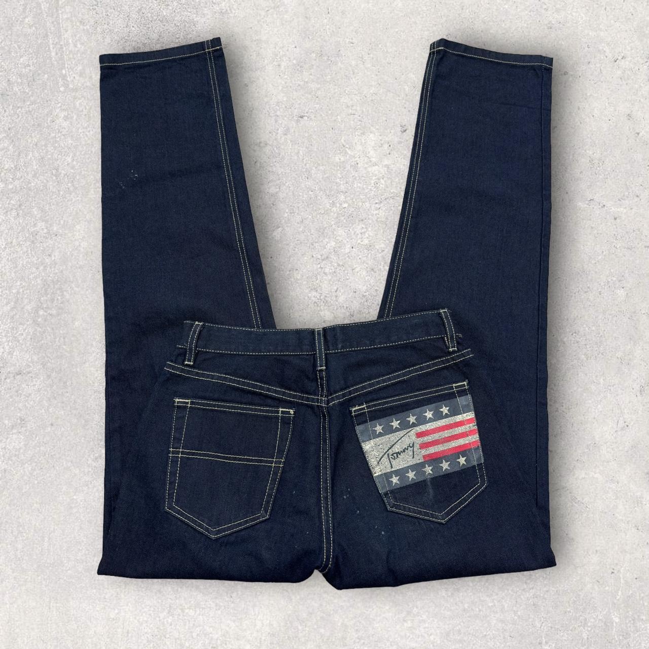 Vintage Tommy Hilfiger jeans in navy. From 2001.