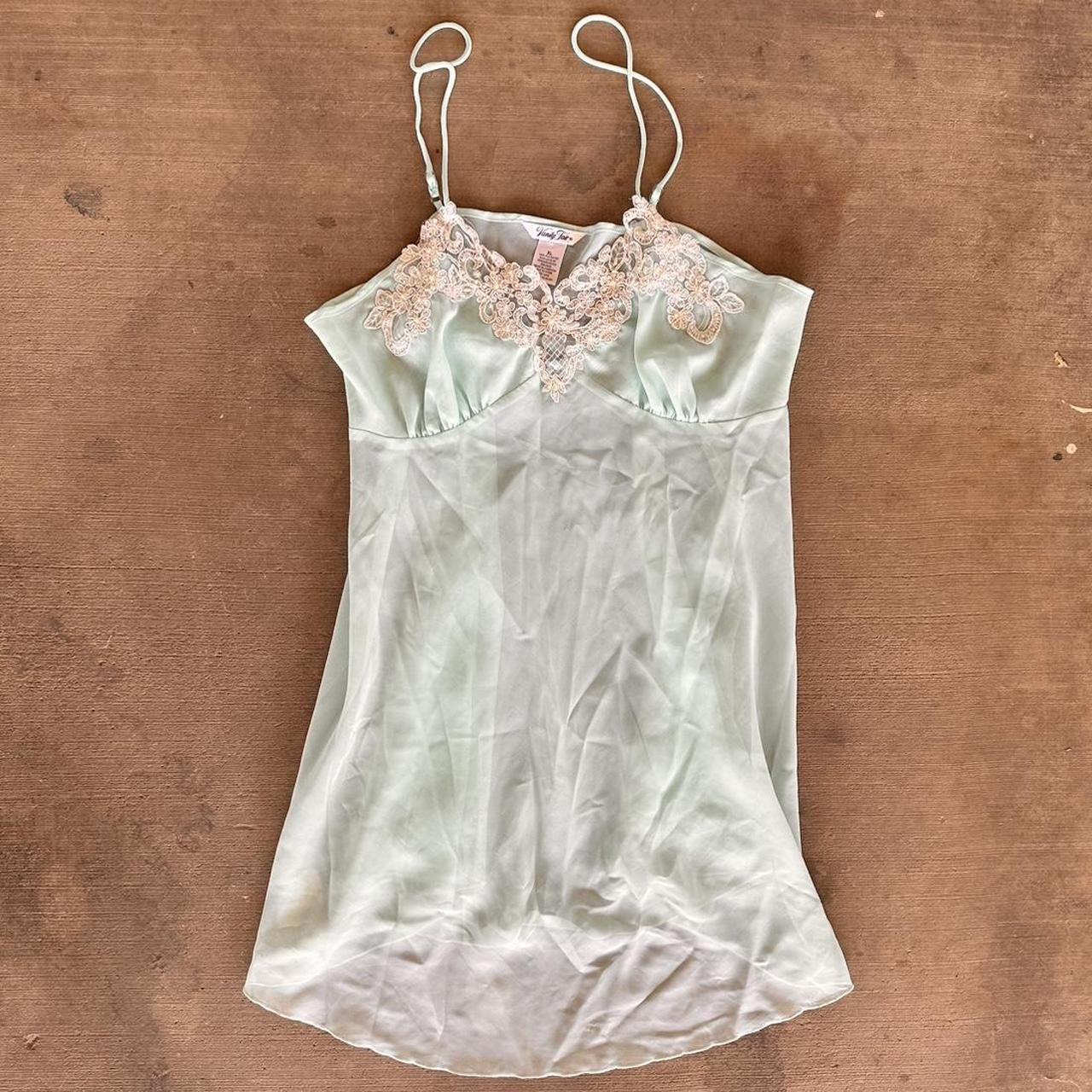 item listed by sapphic_vintage