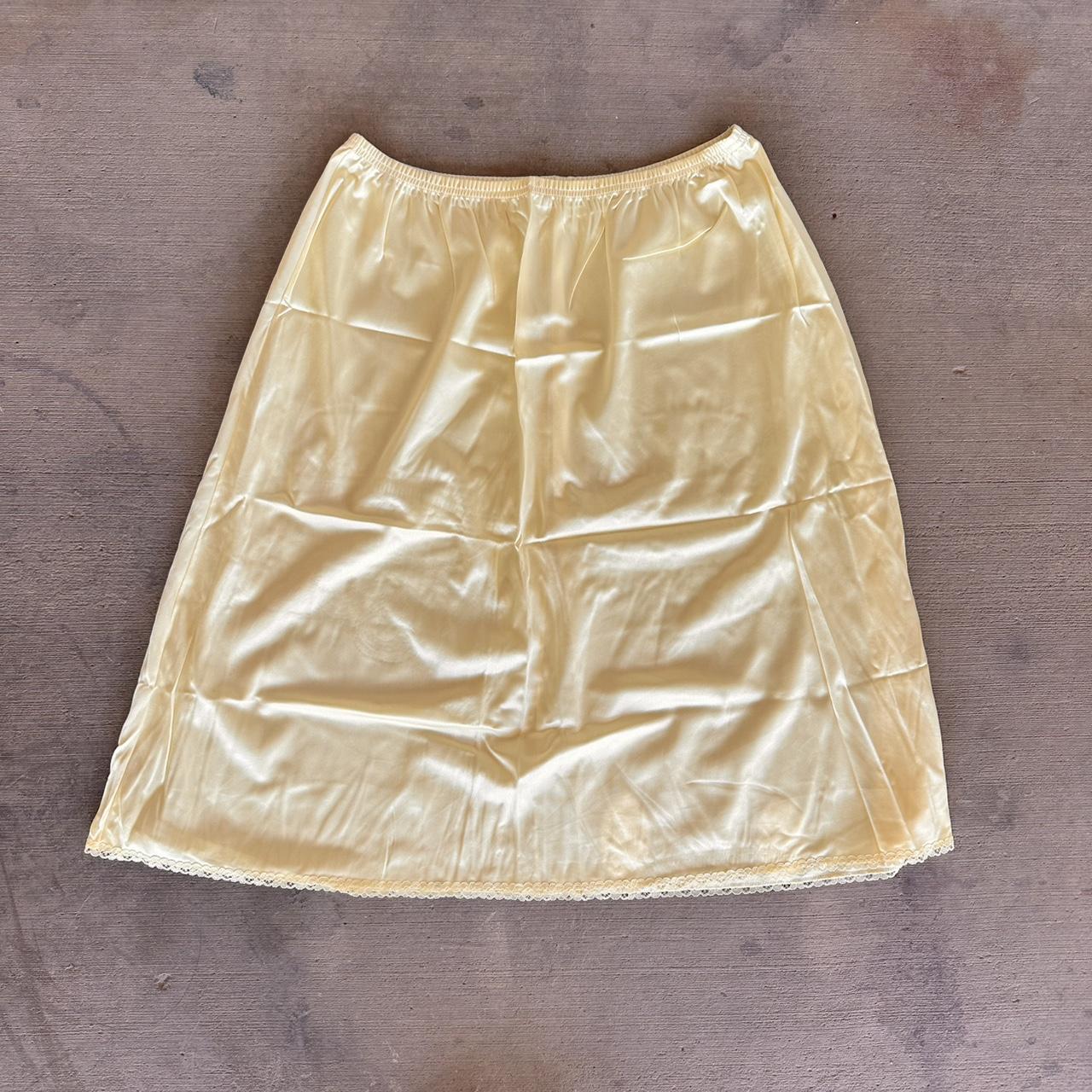 item listed by sapphic_vintage