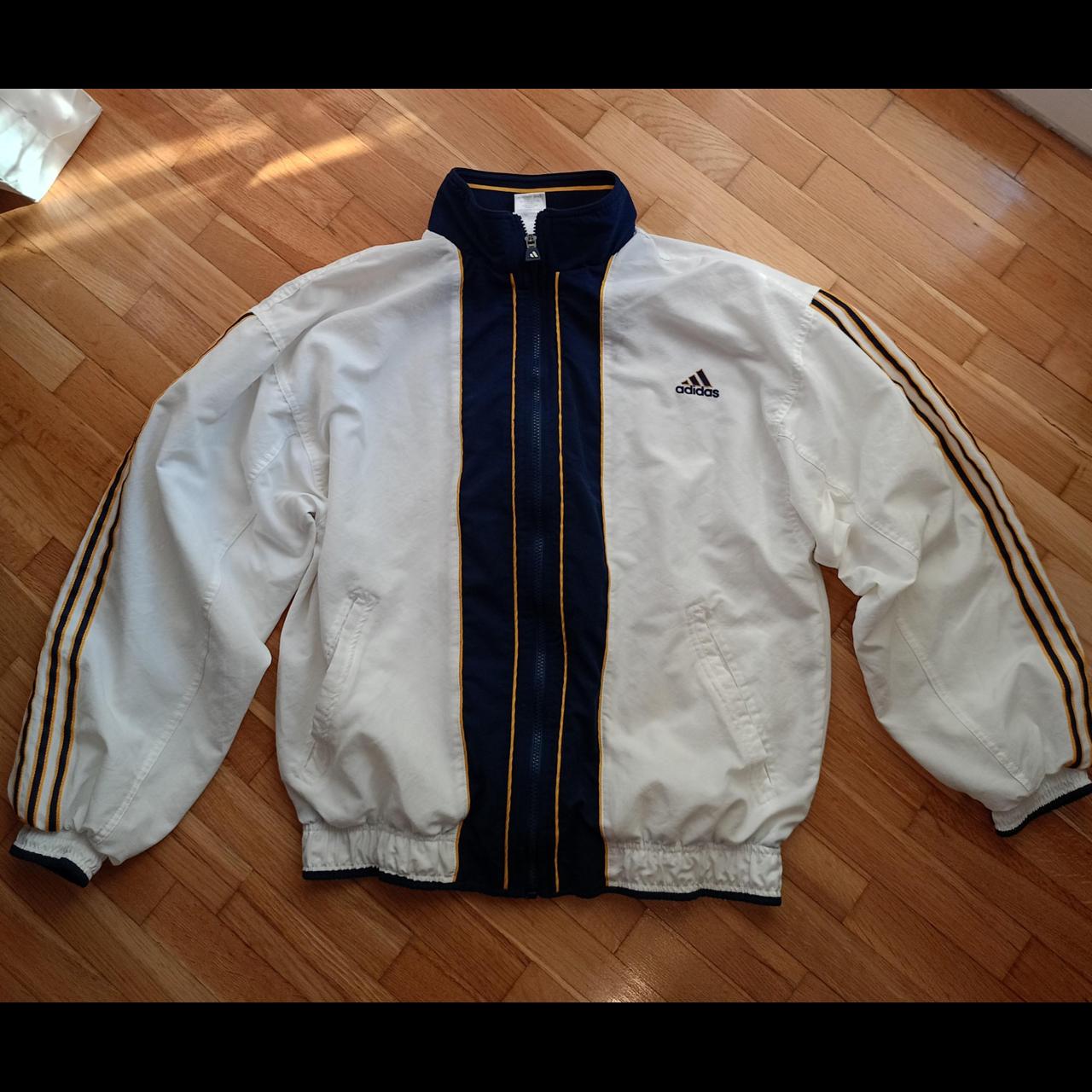 item listed by v2ndvintage