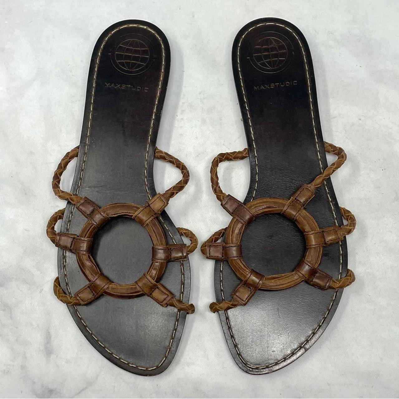 MAX Shimmery Detail Flat Sandals for Womens (Grey, 1000008815860) in  Ghaziabad at best price by Kadam Footwear - Justdial