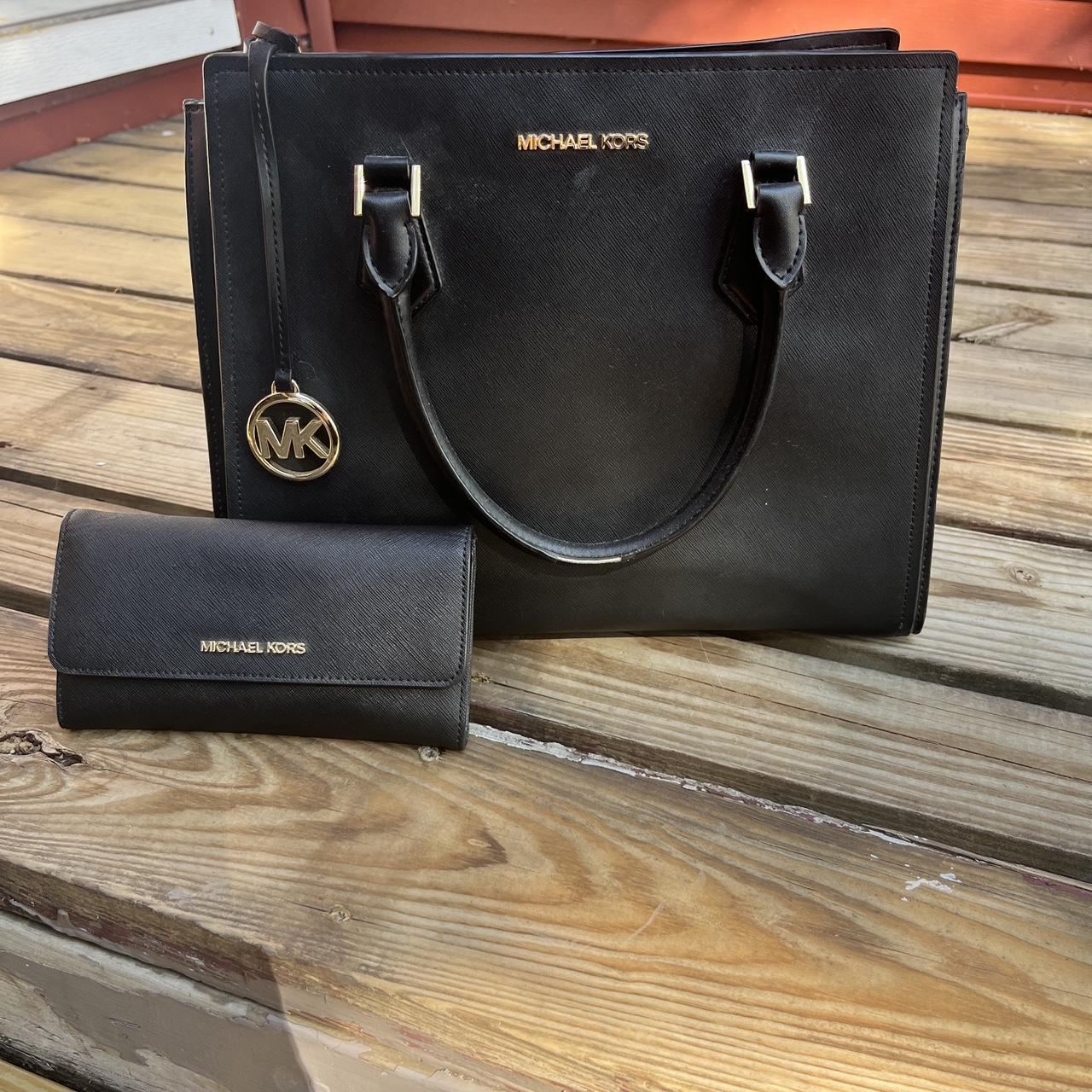 Michael kors tote with wallet hotsell