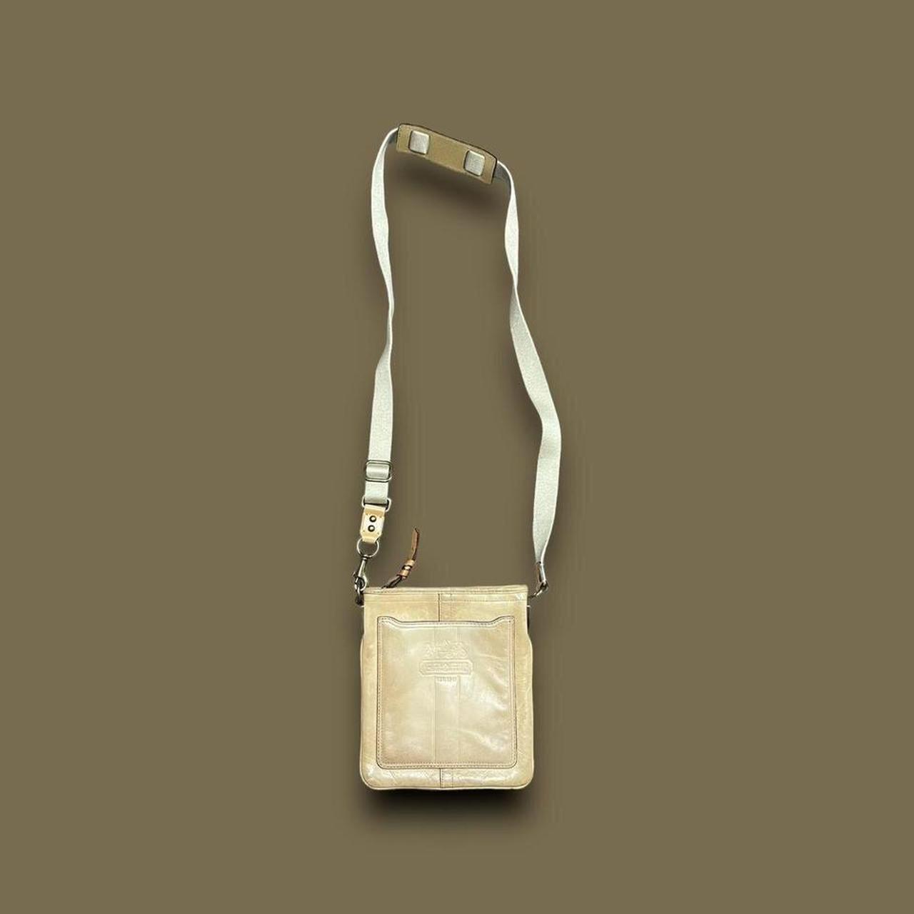 Vintage Coach Beige Smooth Leather popular bag