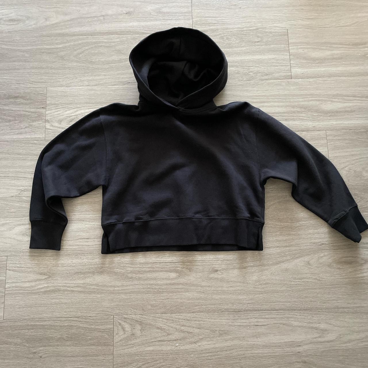 Boxy hoodie Slightly cropped New with tags Zara size. Depop