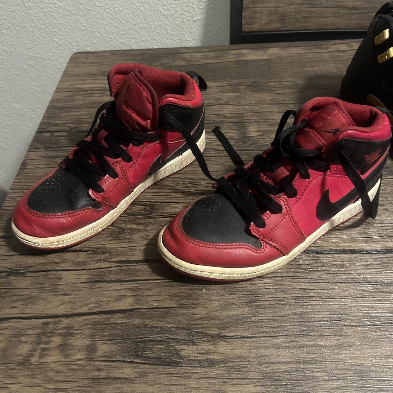 Nike Air Jordan 1 boys shoes needs to be cleaned up. Depop