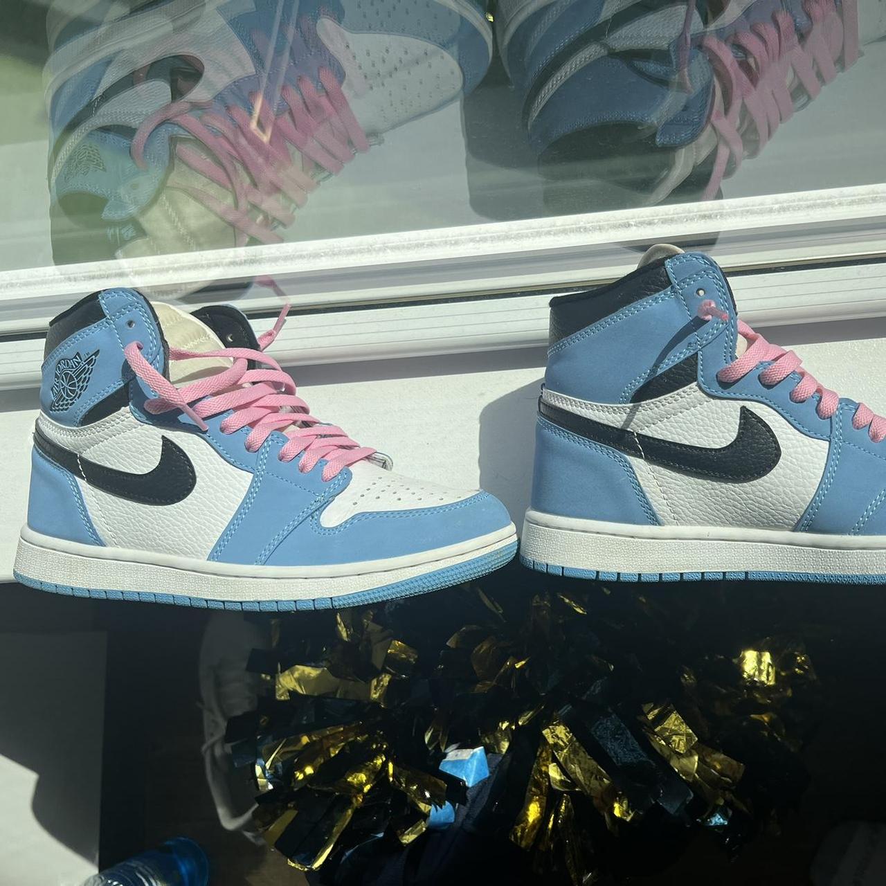 university blue jordan 1 pink laces
