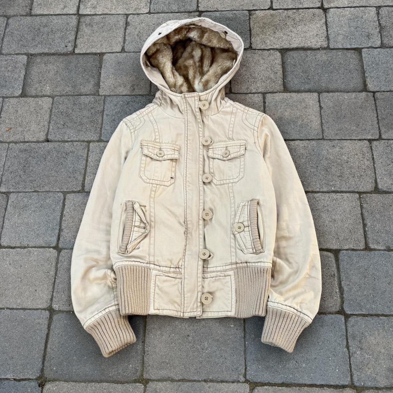 Y2k fur-jacket - Depop