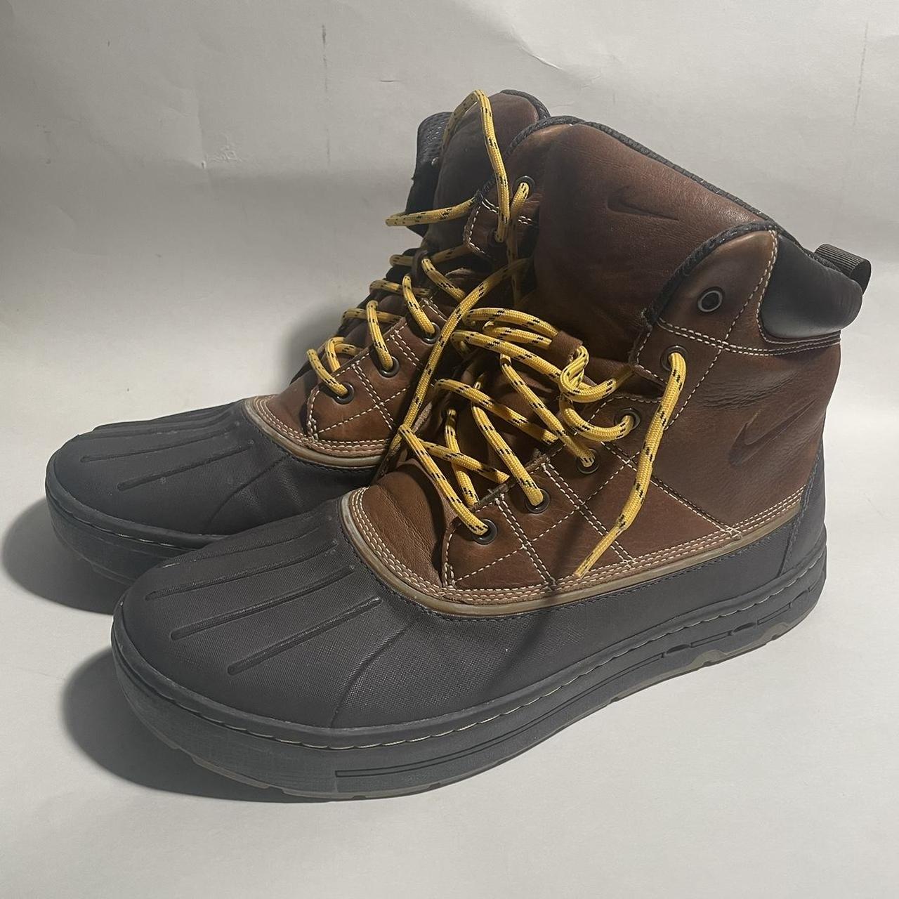 acg duck boots