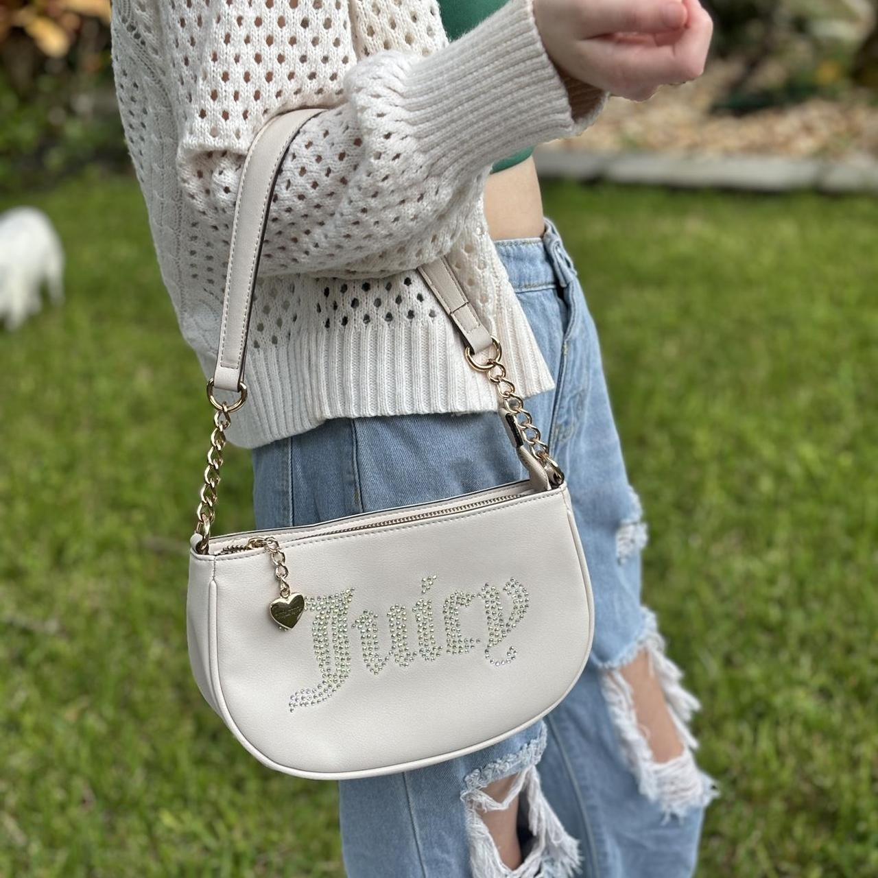 Juicy Couture ホワイトショルダーバッグ　Y2K White Juicy Couture Bag (comes with purse extra hook | Depop