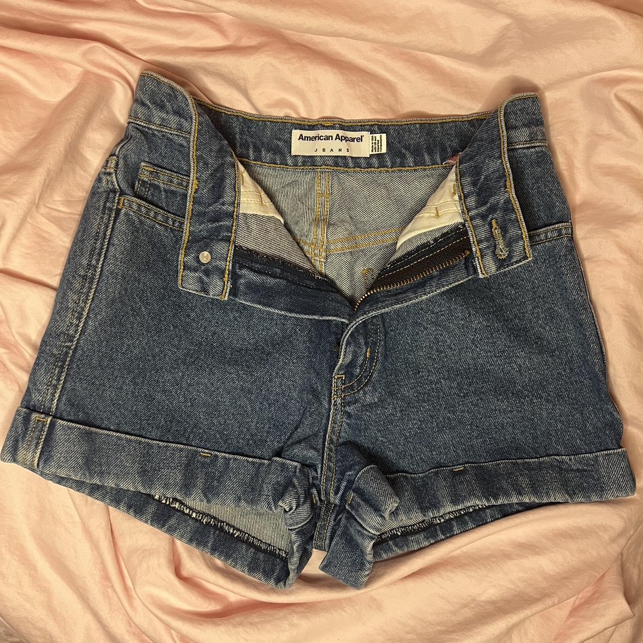American Apparel Women's Shorts Blue/Navy 26 – VINTAGE