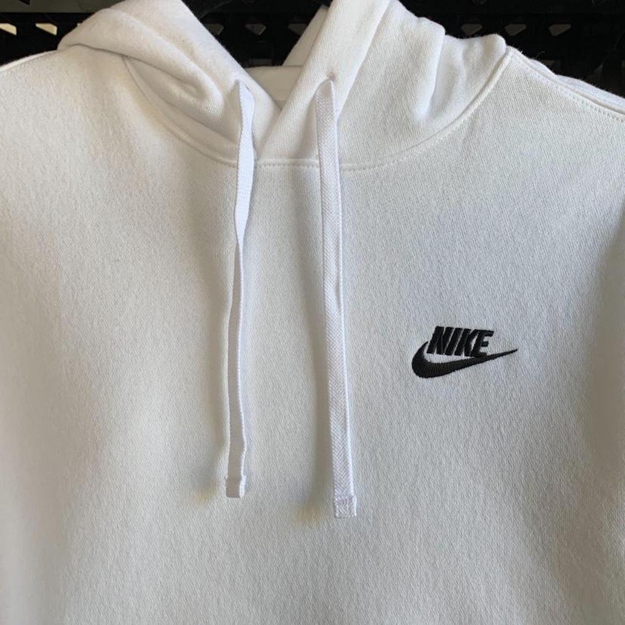 white nike hoodie medium