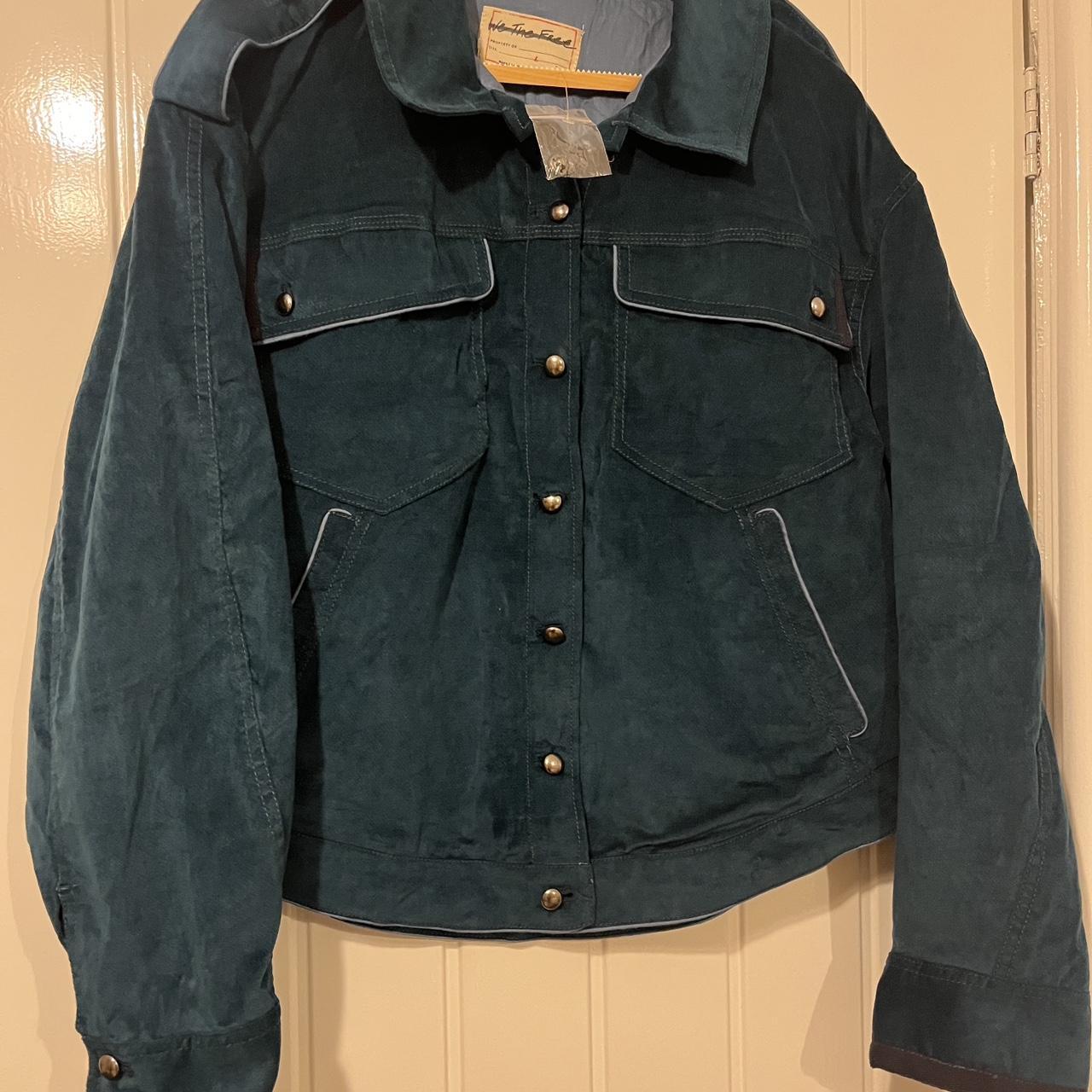 item listed by elliee1996