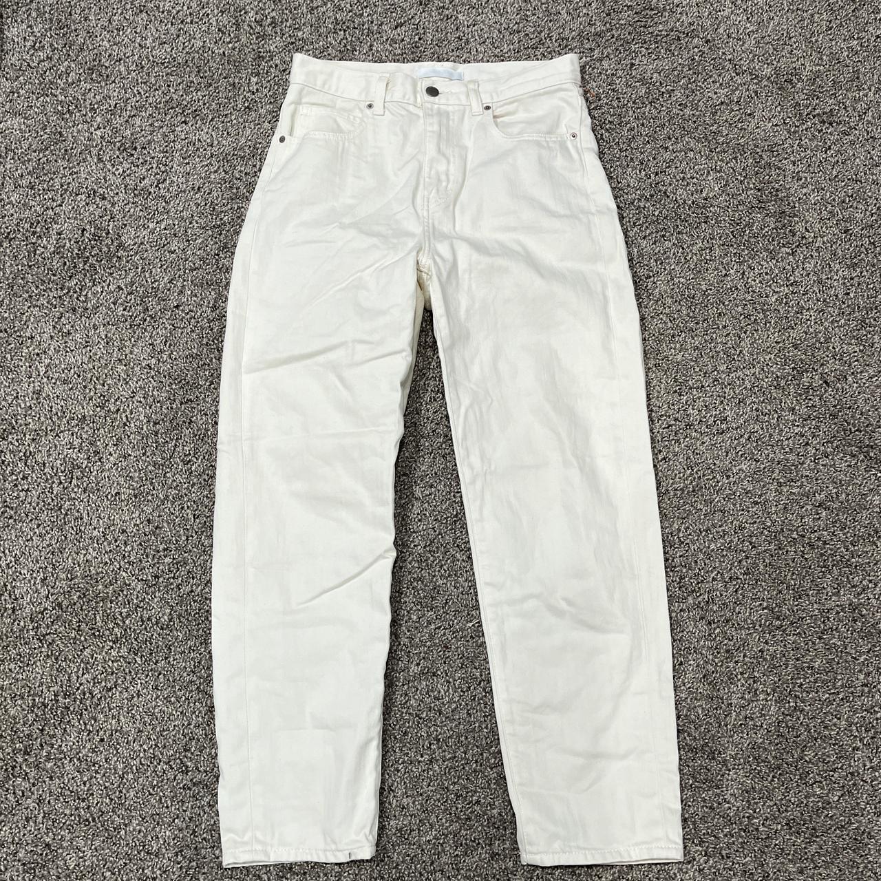 UNIQLO white tapered jeans #UNIQLOjeans Depop