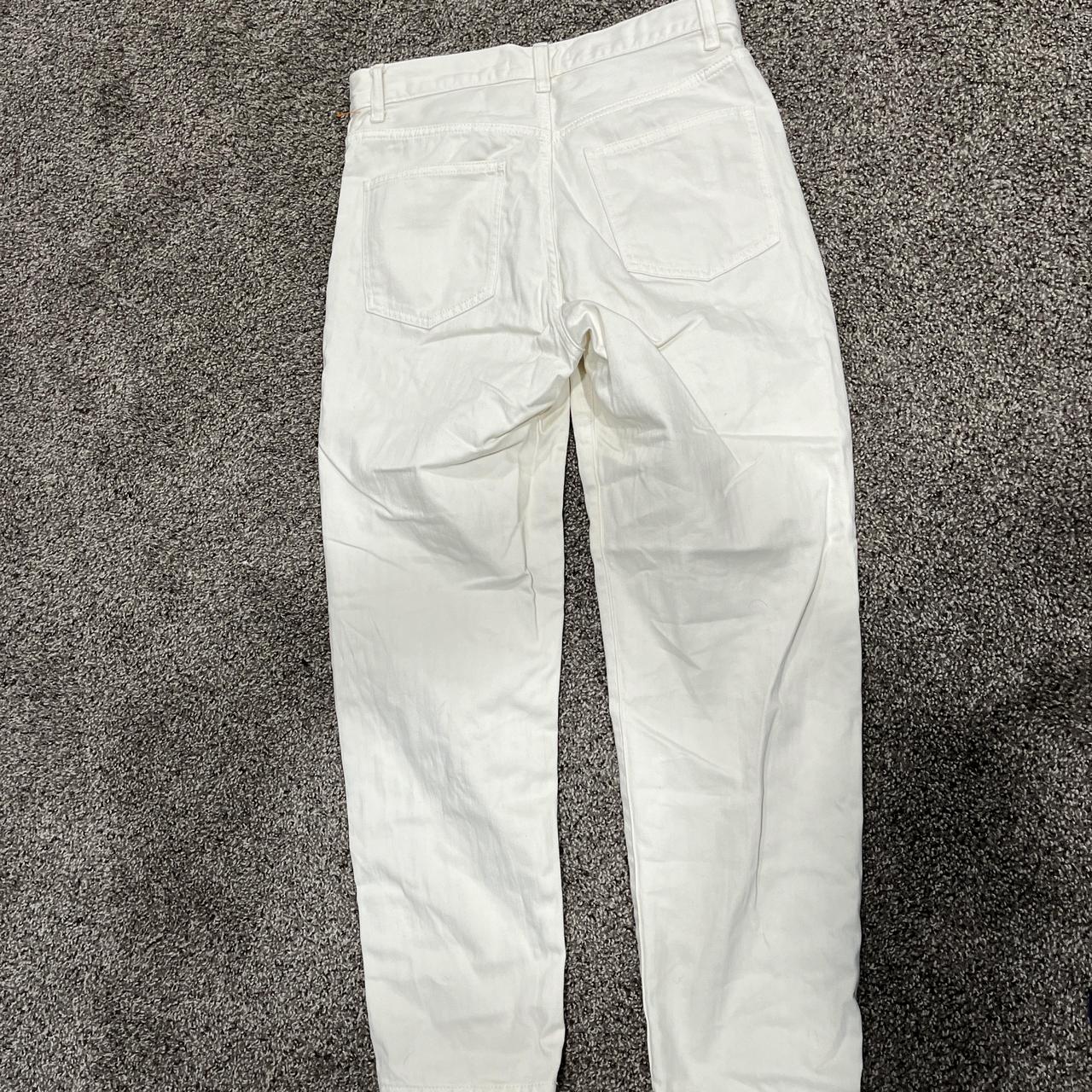 UNIQLO white tapered jeans #UNIQLOjeans Depop