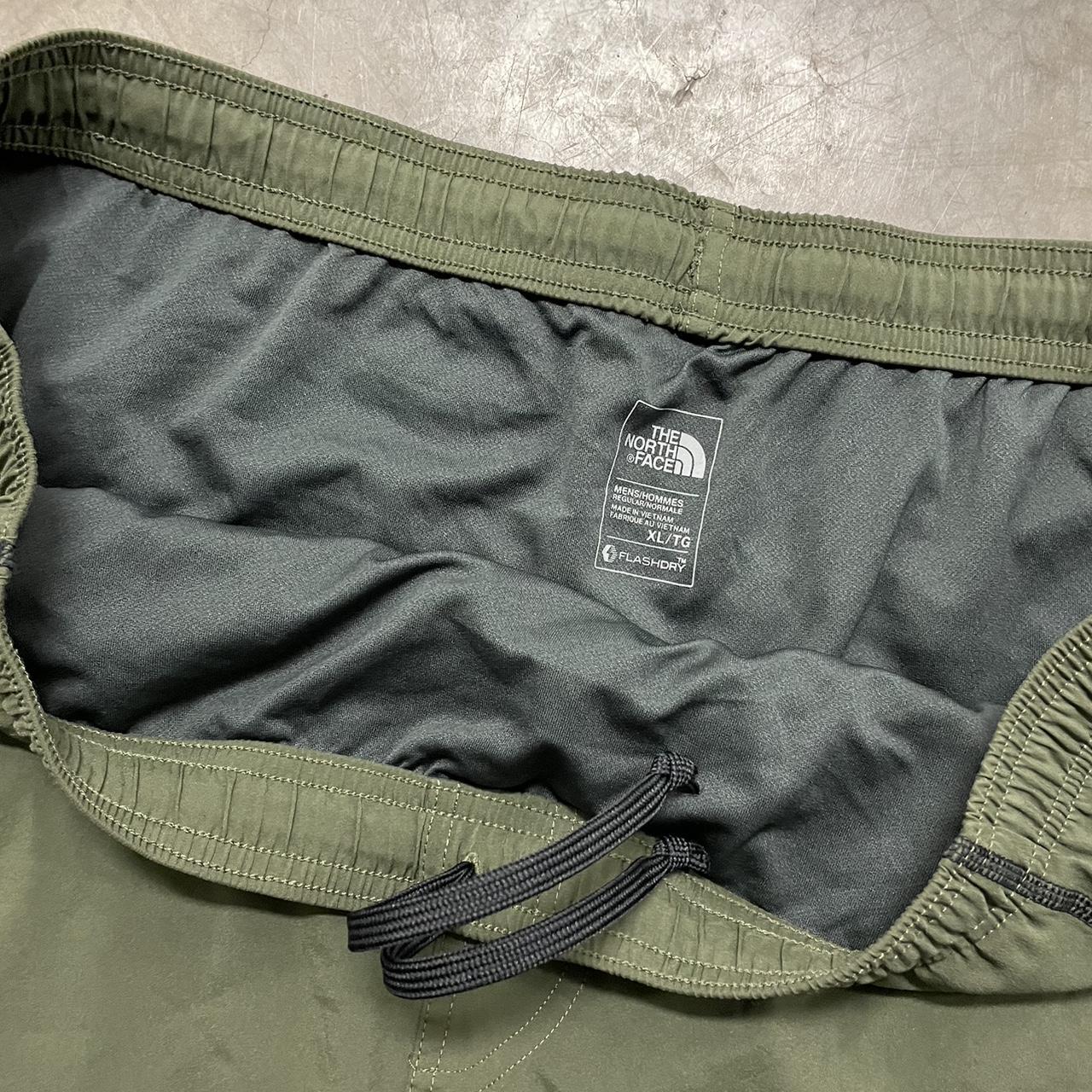 The North Face Men's Green Shorts (4)