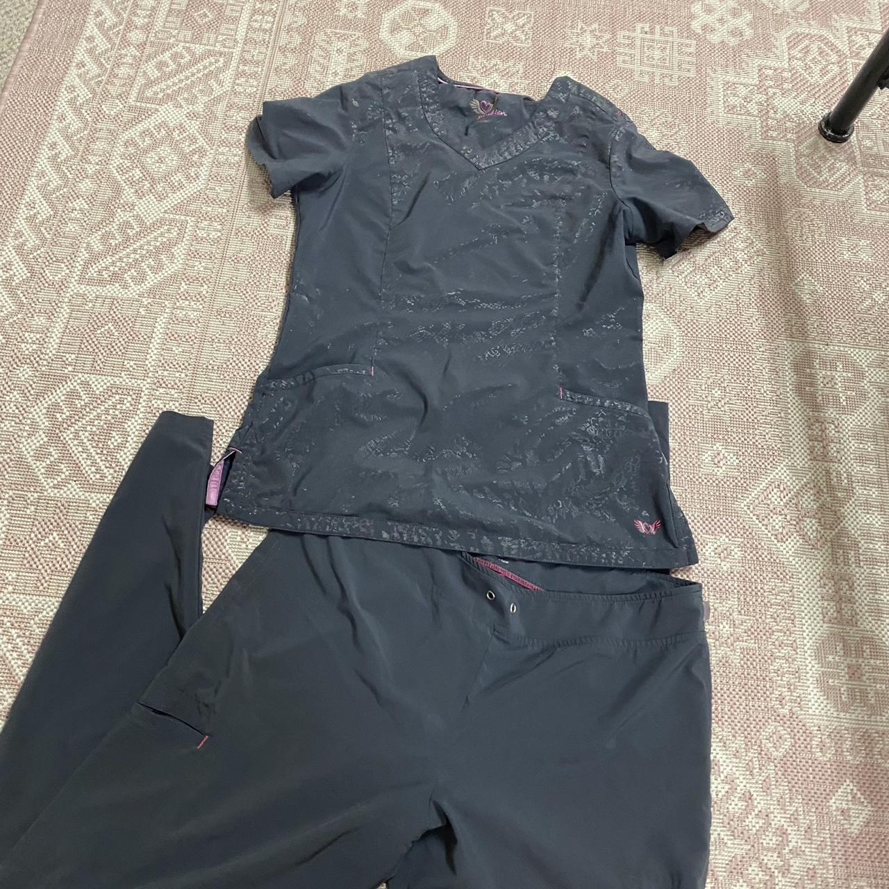 item listed by pinkcupcakes70