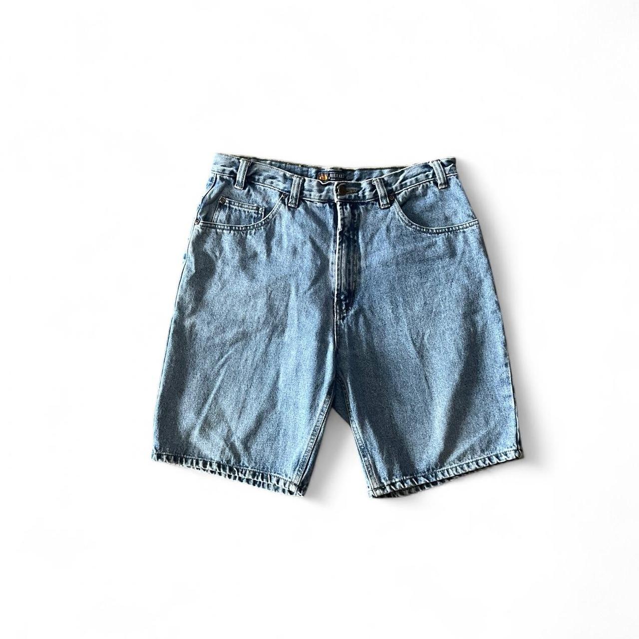 item listed by hideawaythreads
