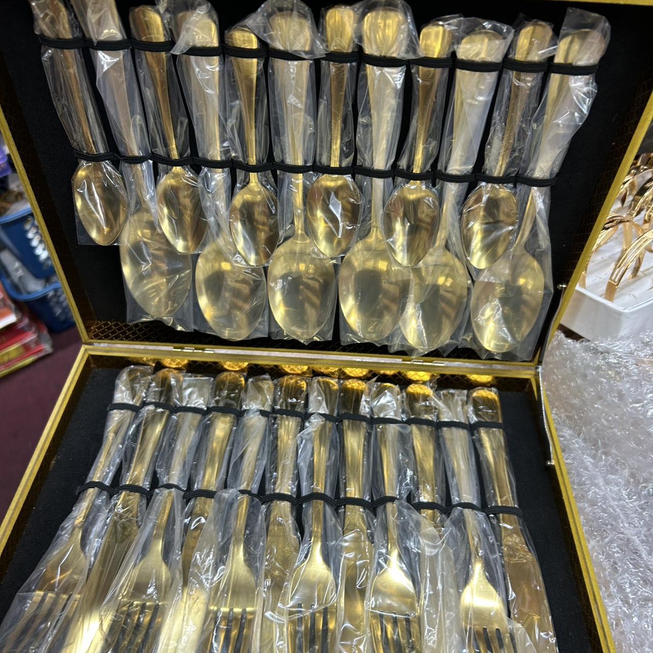 item listed by sdsnks