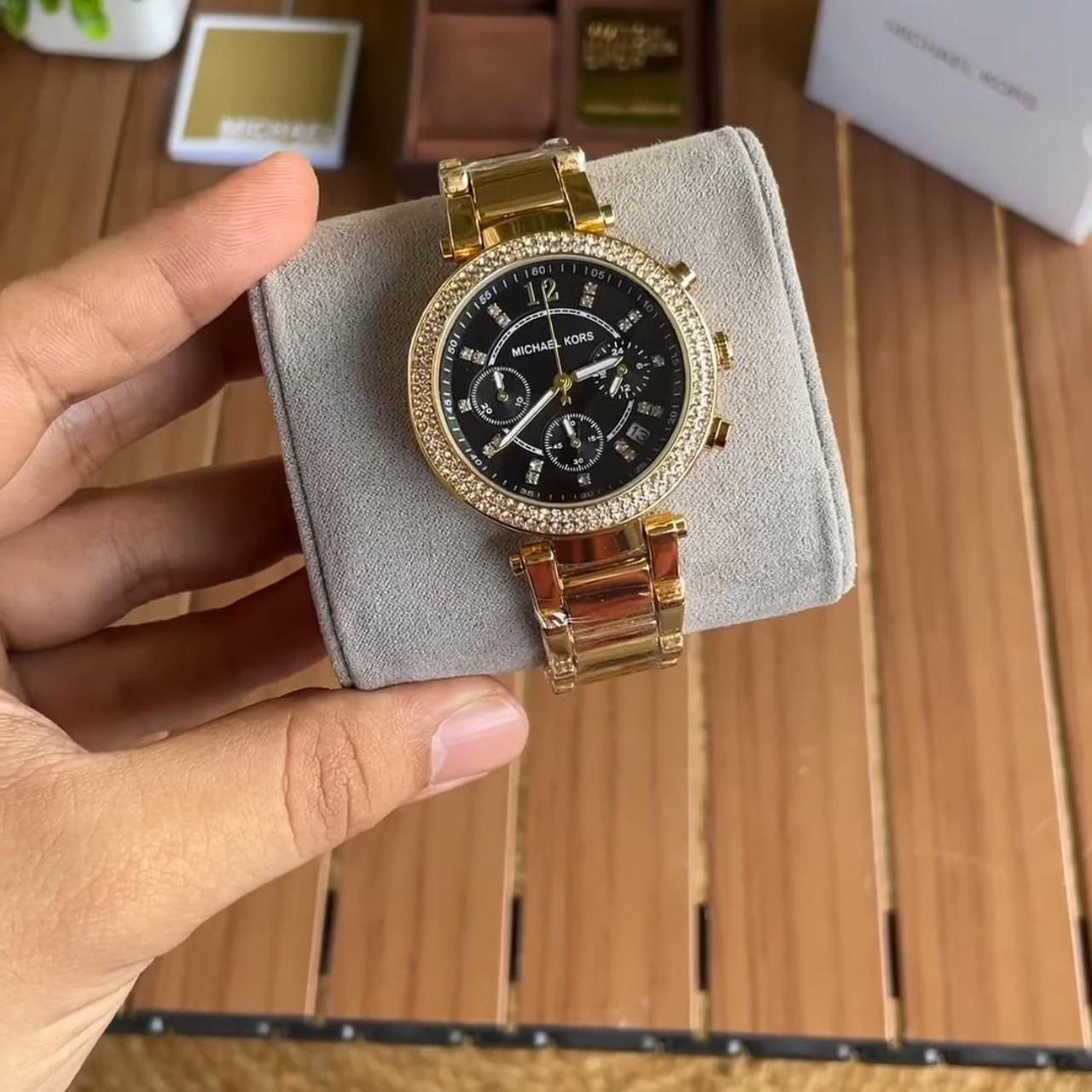 item listed by sdsnks