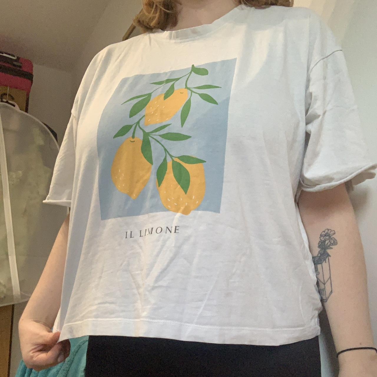 Cute white and yellow Italian lemon graphic tee