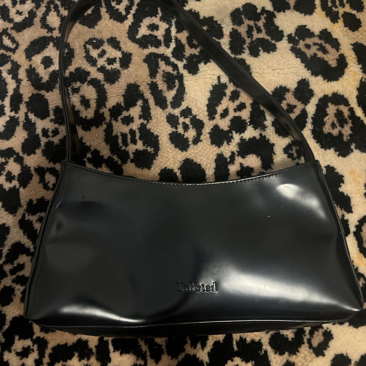 item listed by carolinaemi