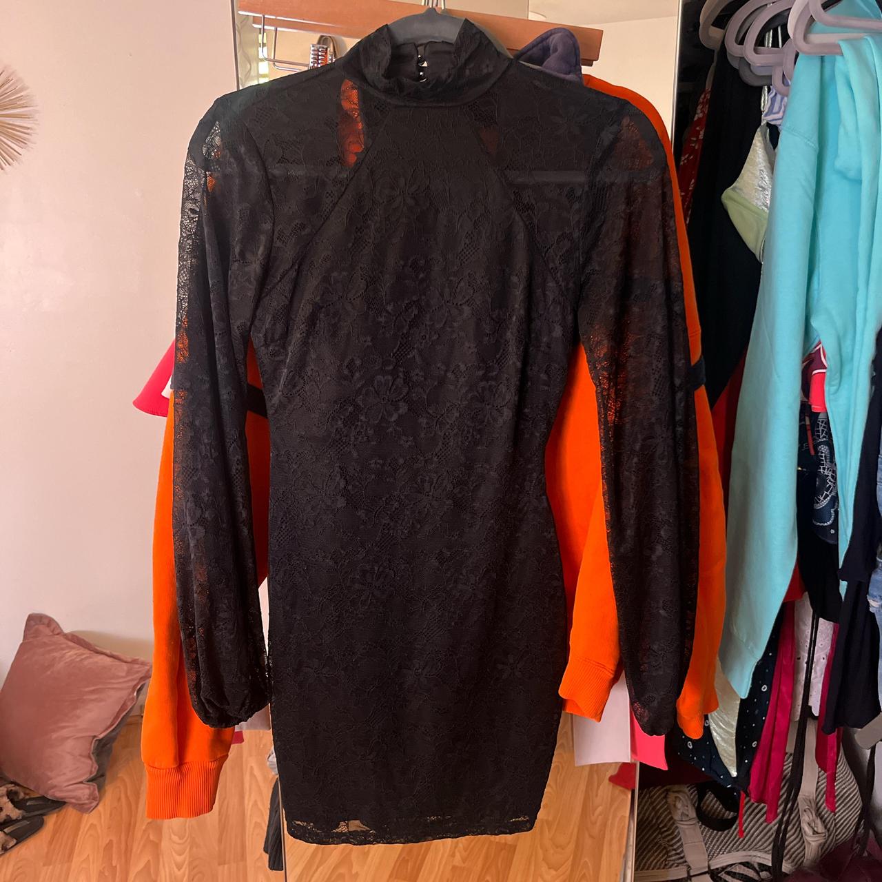 item listed by carolinaemi