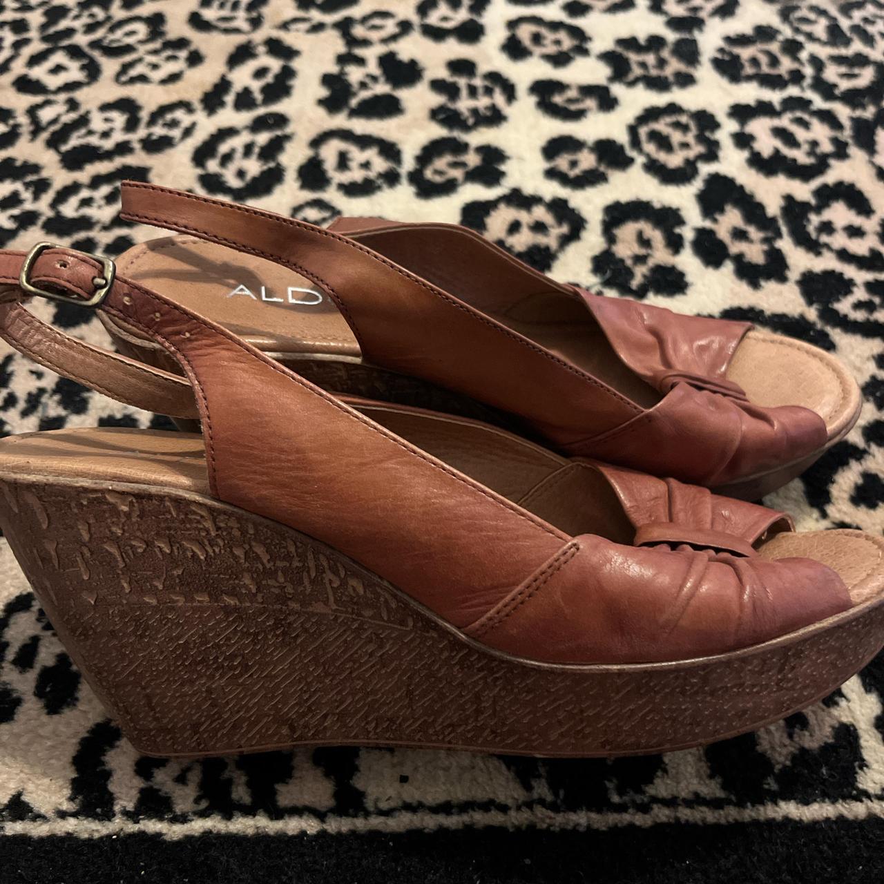 item listed by carolinaemi