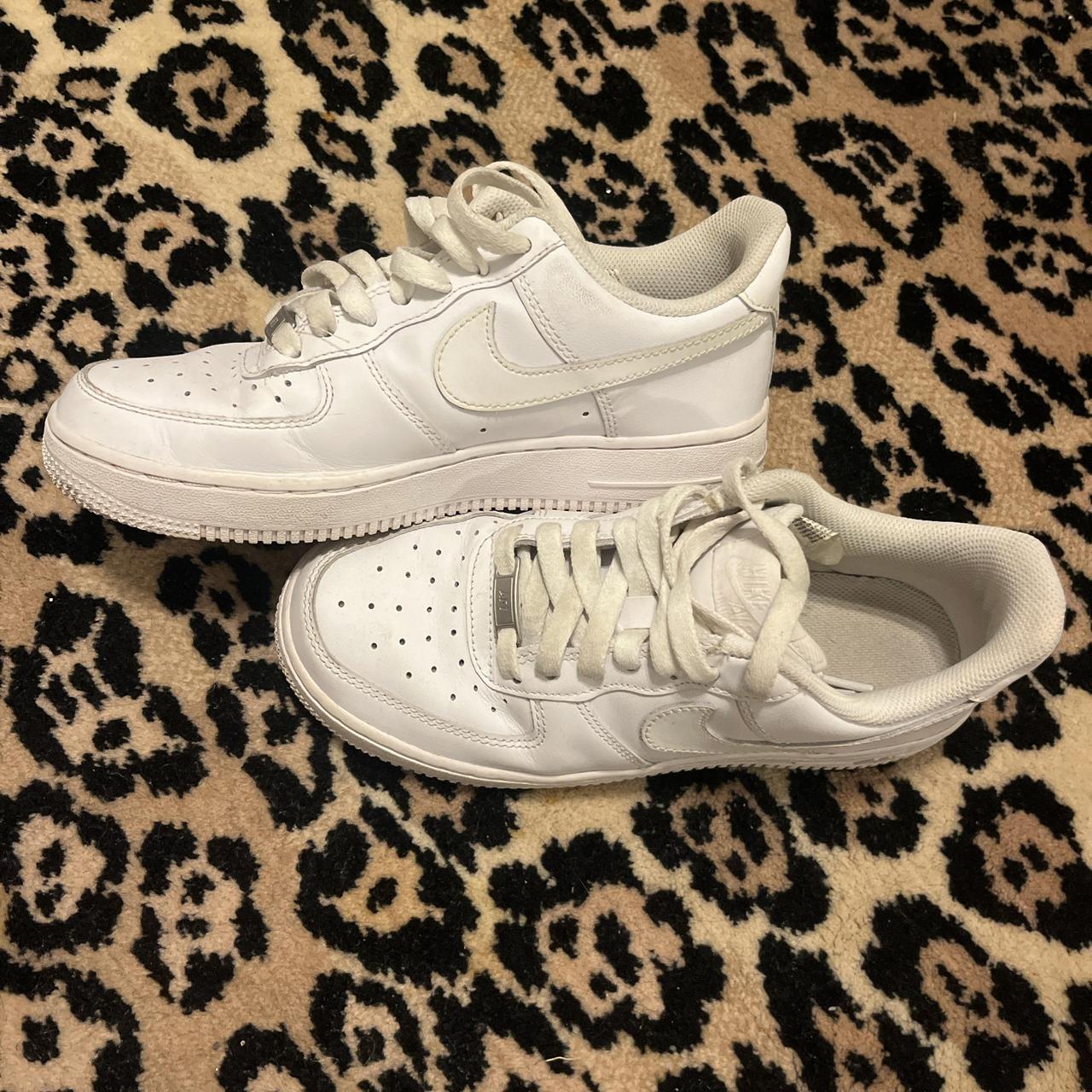 item listed by carolinaemi