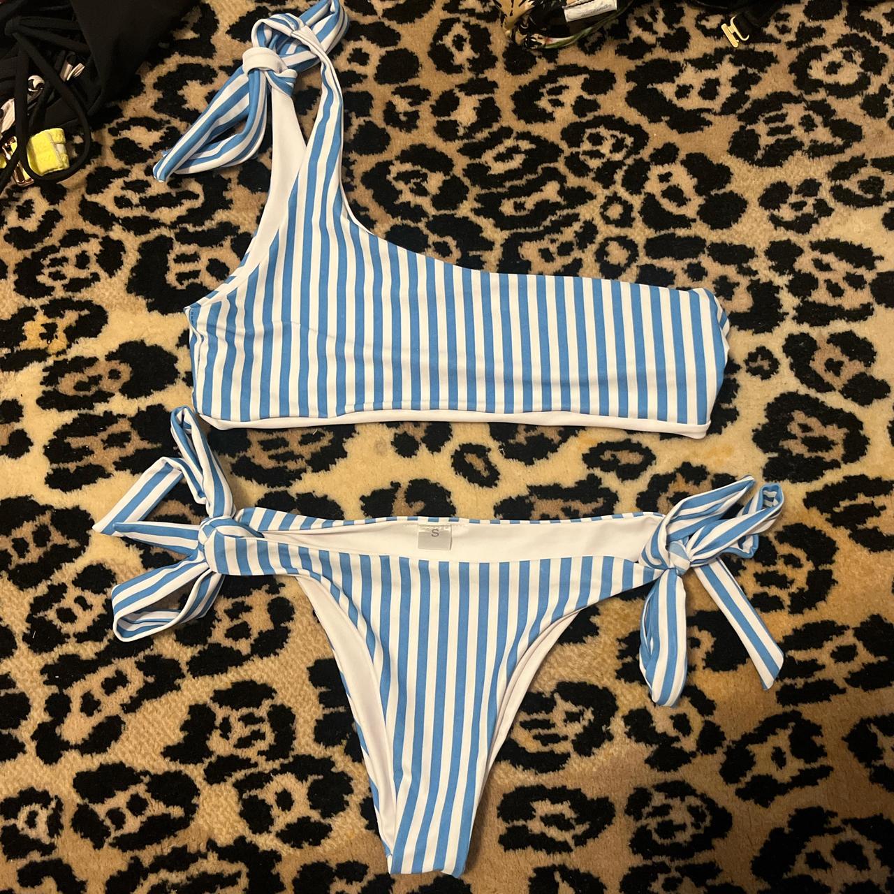 item listed by oldclothesceg