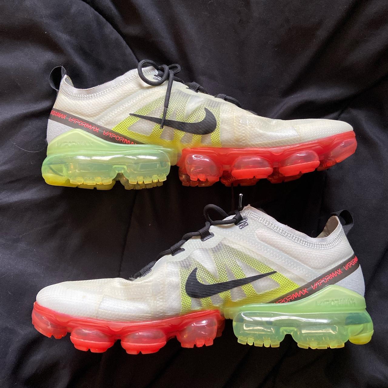 Neon hot sale vapormax 2019