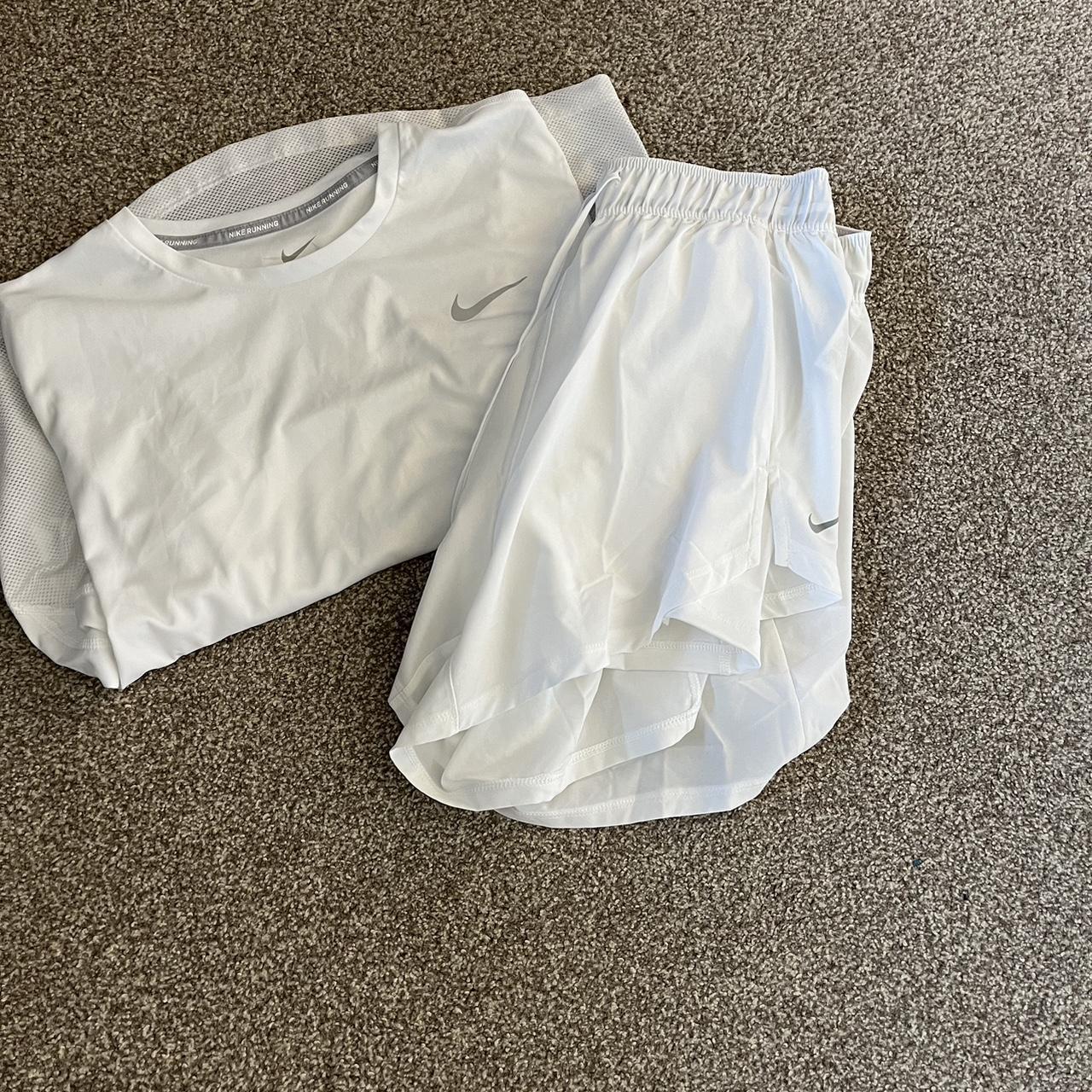 nike white women runnning set size s never worn