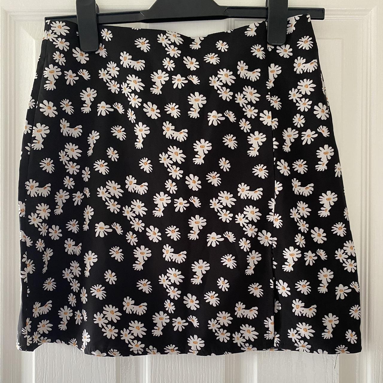 SHEIN black white daisy print mini skirt size... - Depop