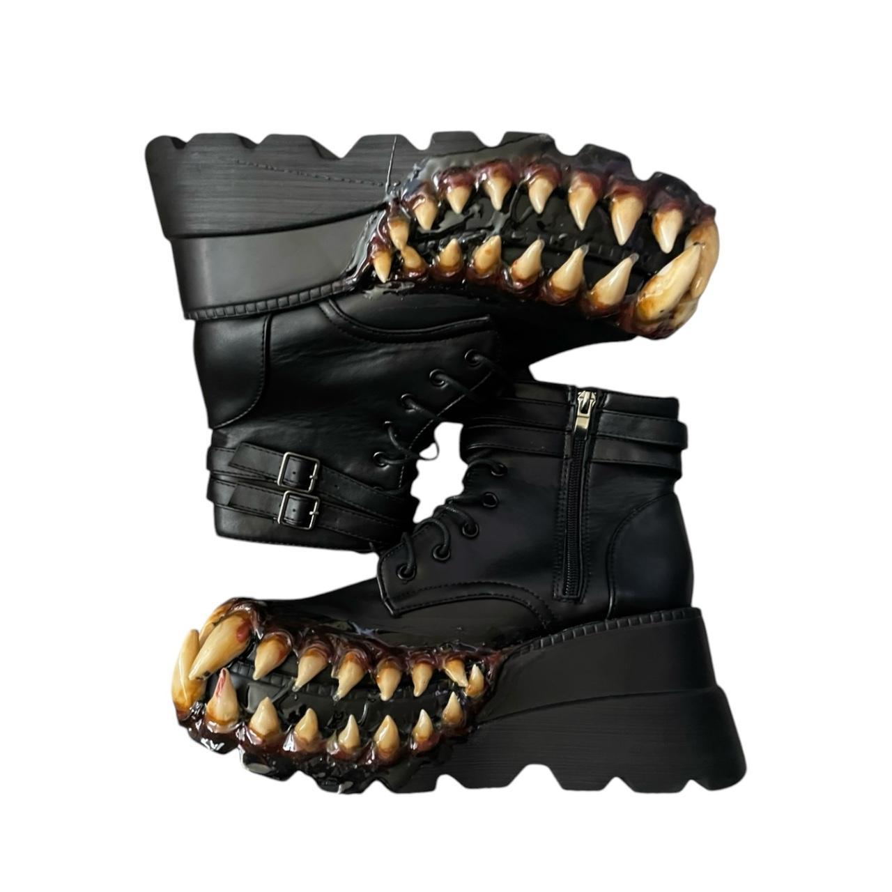 SOLD Am venom boots Sz8 | Depop