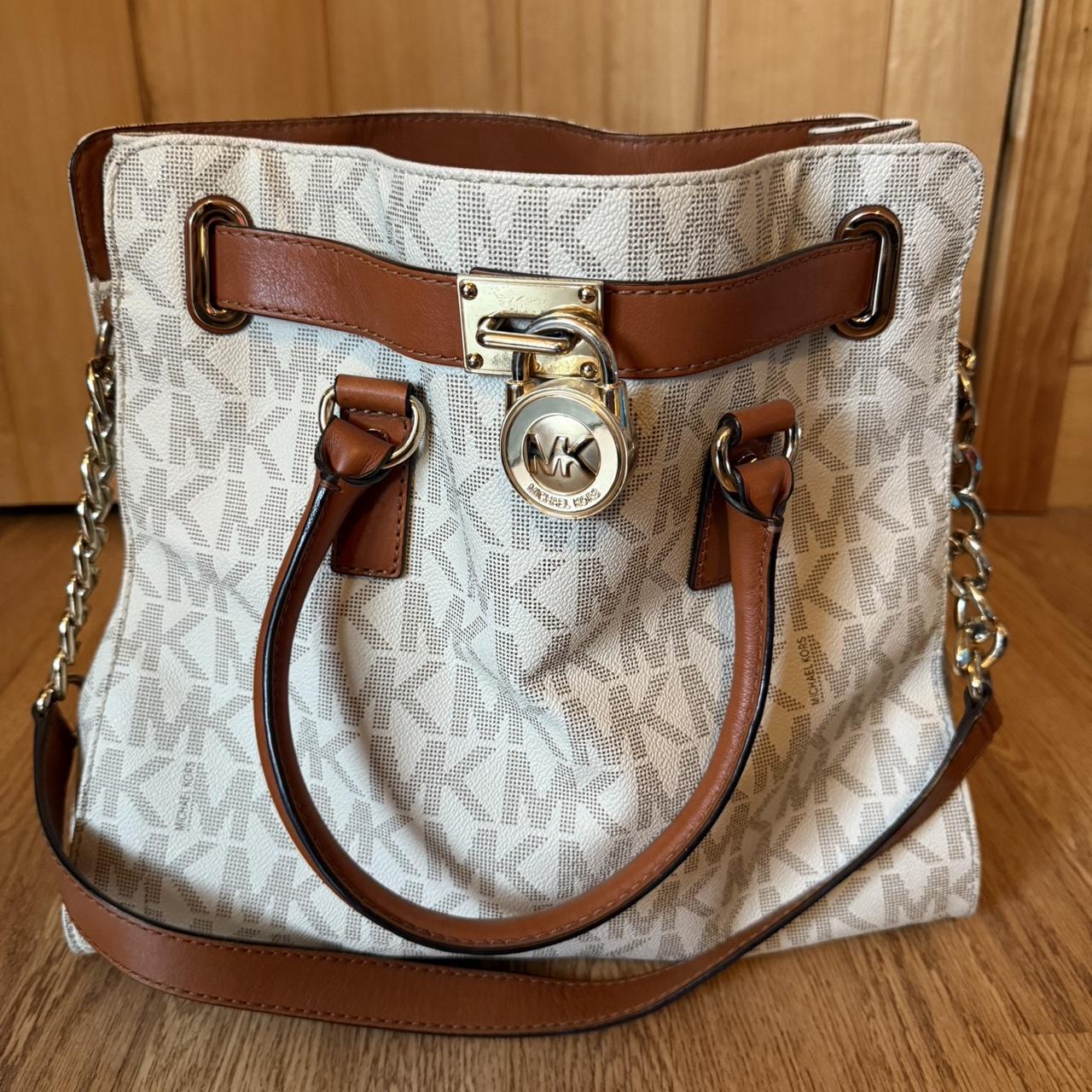 item listed by akgreen23
