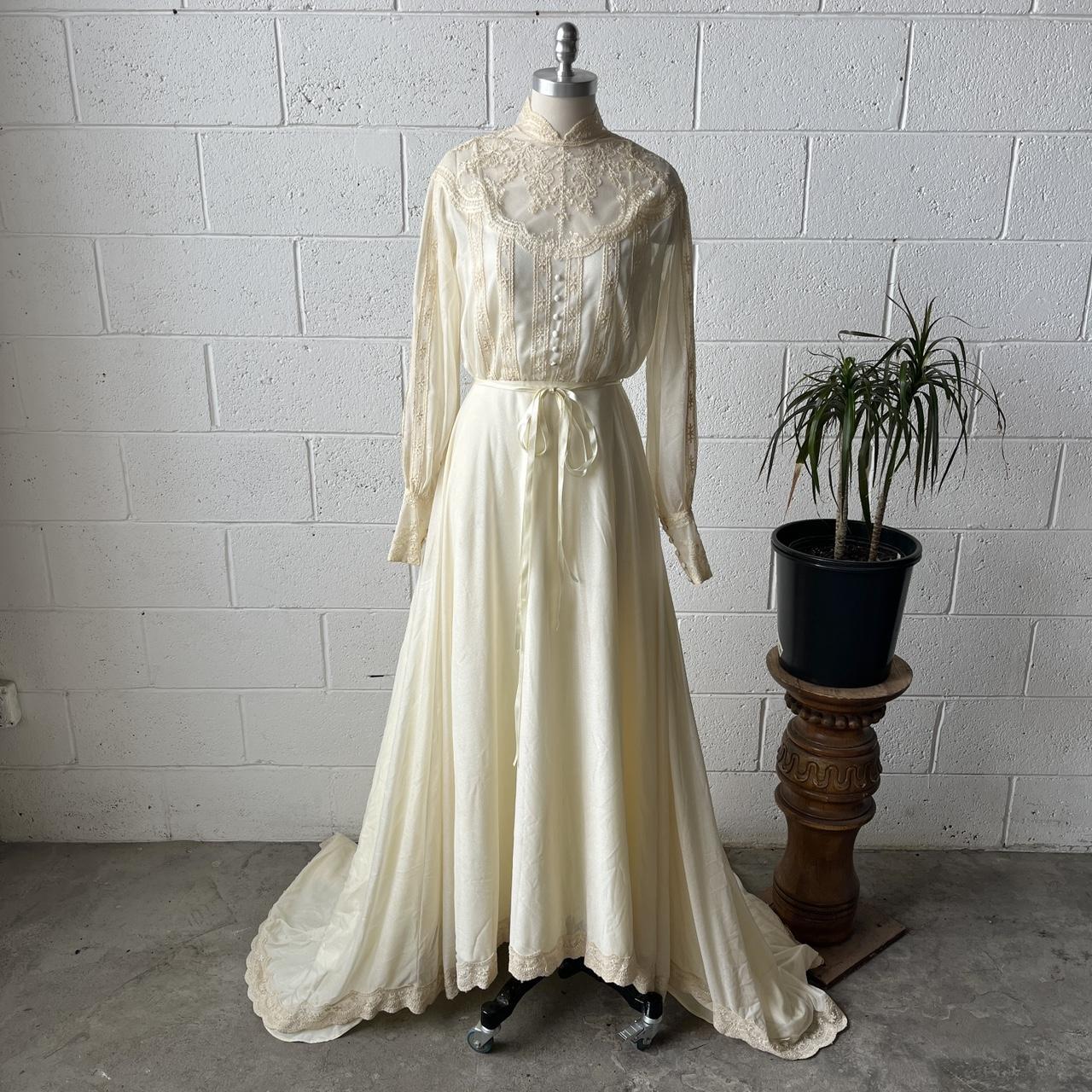 70s CREATIONS BY ARIA Cream Nylon Lace Victorian... - Depop