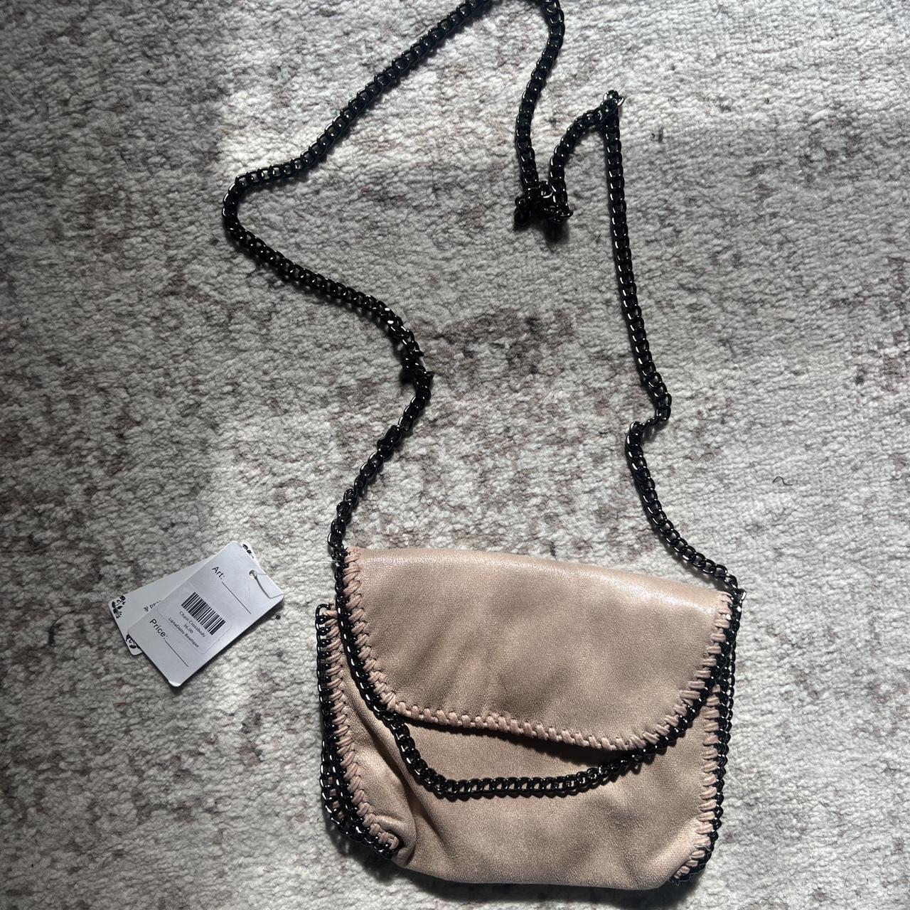 item listed by lifeof_mia