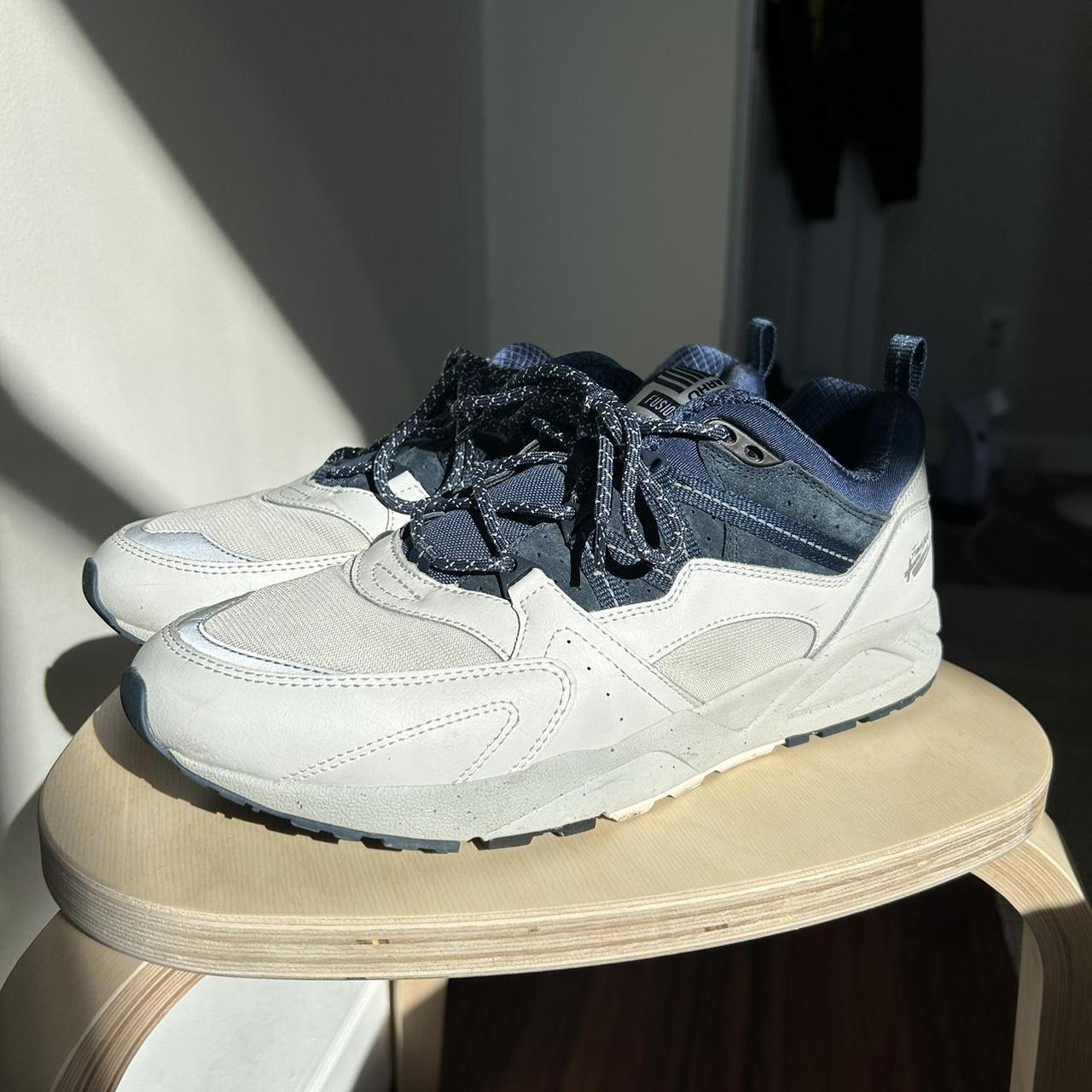 Karhu Men's White and Navy Trainers Depop