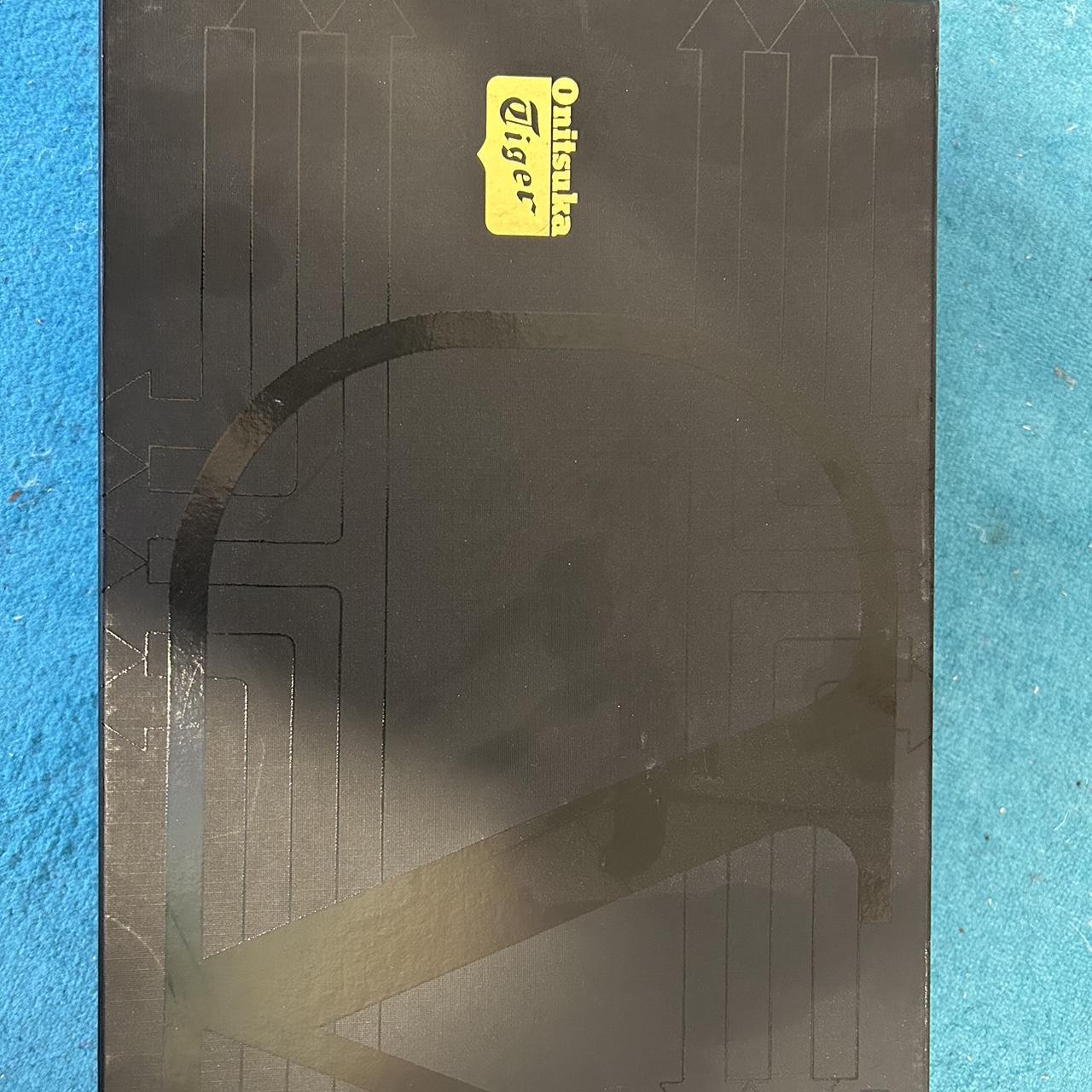 onitsuka tiger valentino