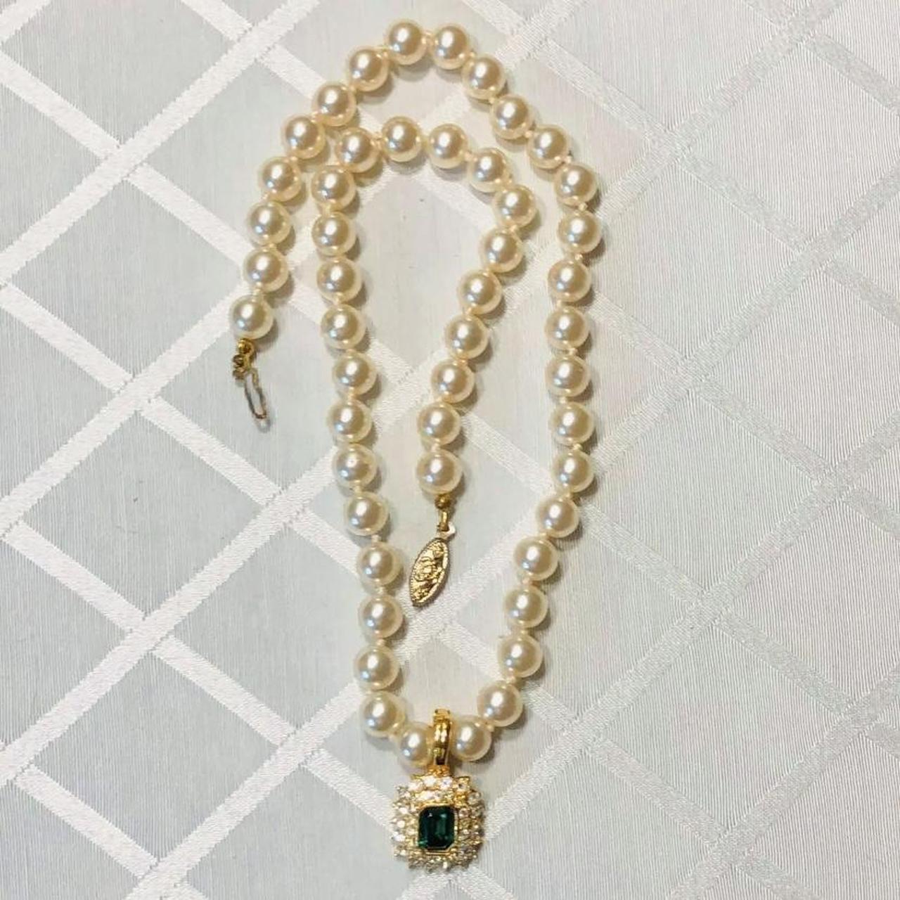 Vintage ROMAN Faux Pearl 18" Knotted Necklace Gold... Depop