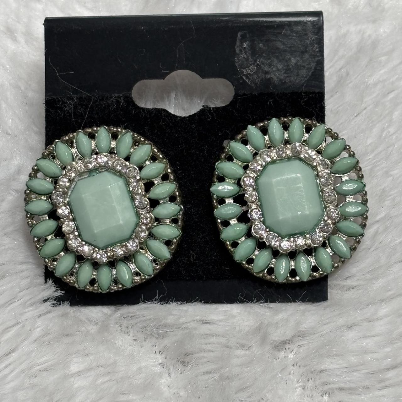 item listed by ivesconsignment23