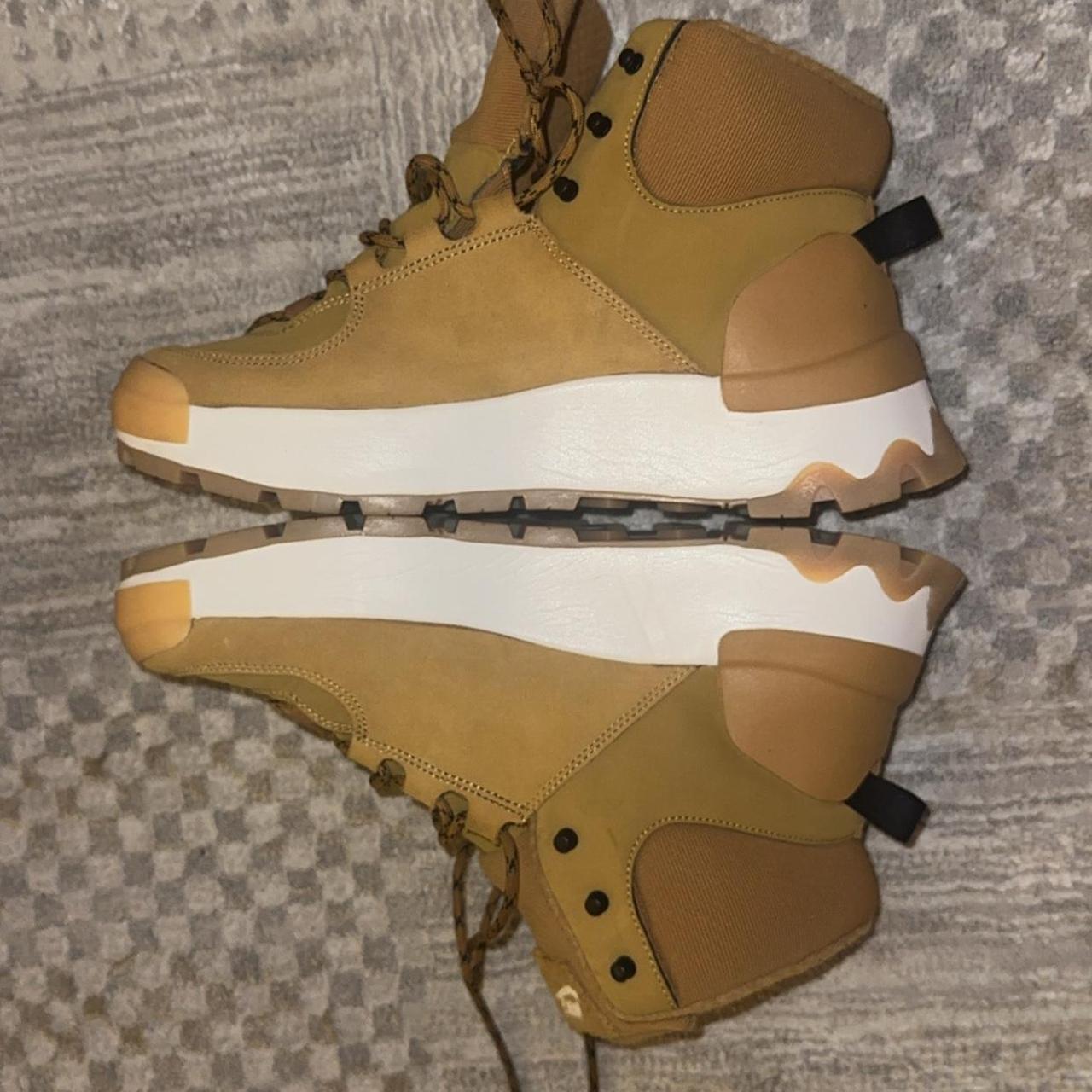 tan nike boots womens