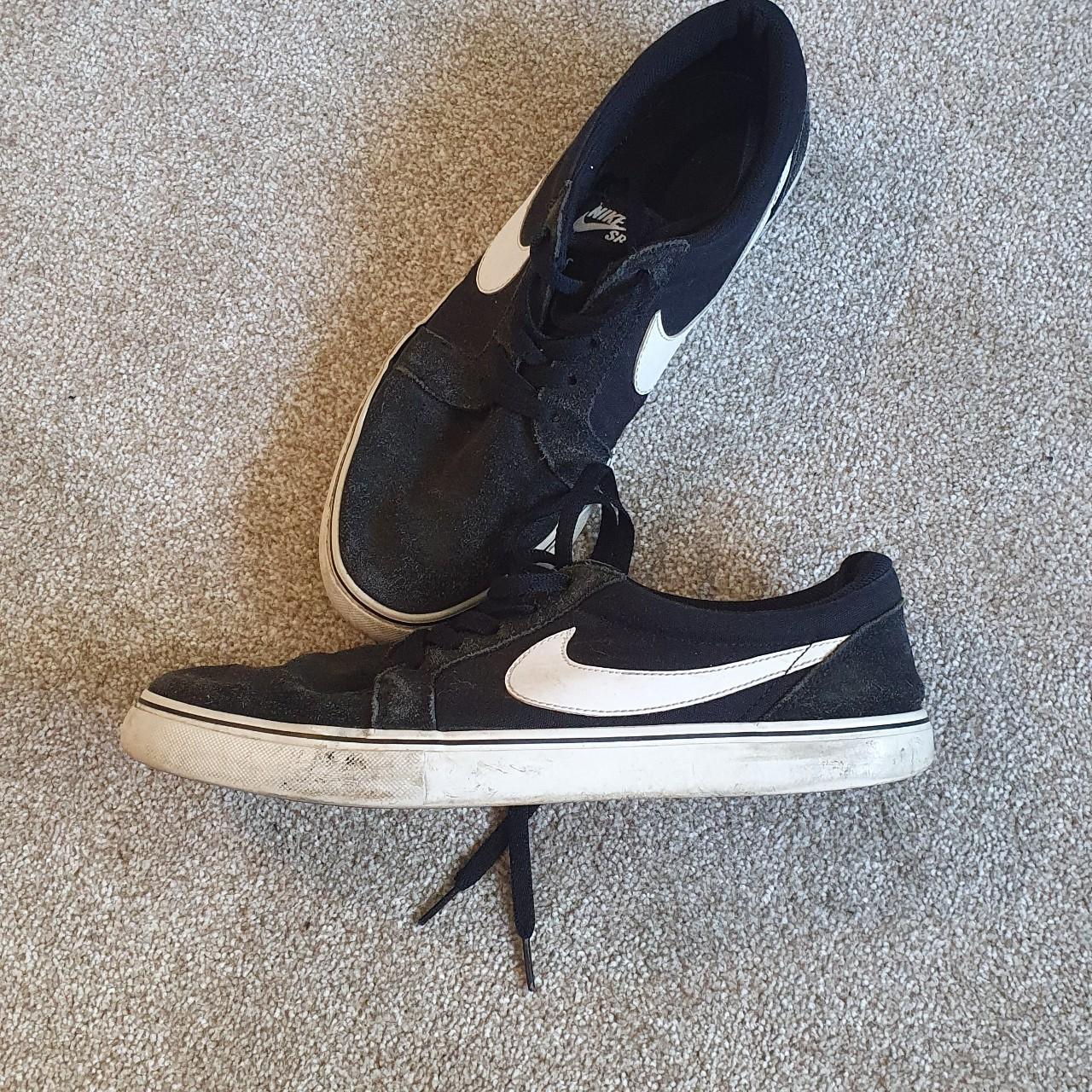 Nike SB skate Trainers size 10 Black and white 8/10... Depop