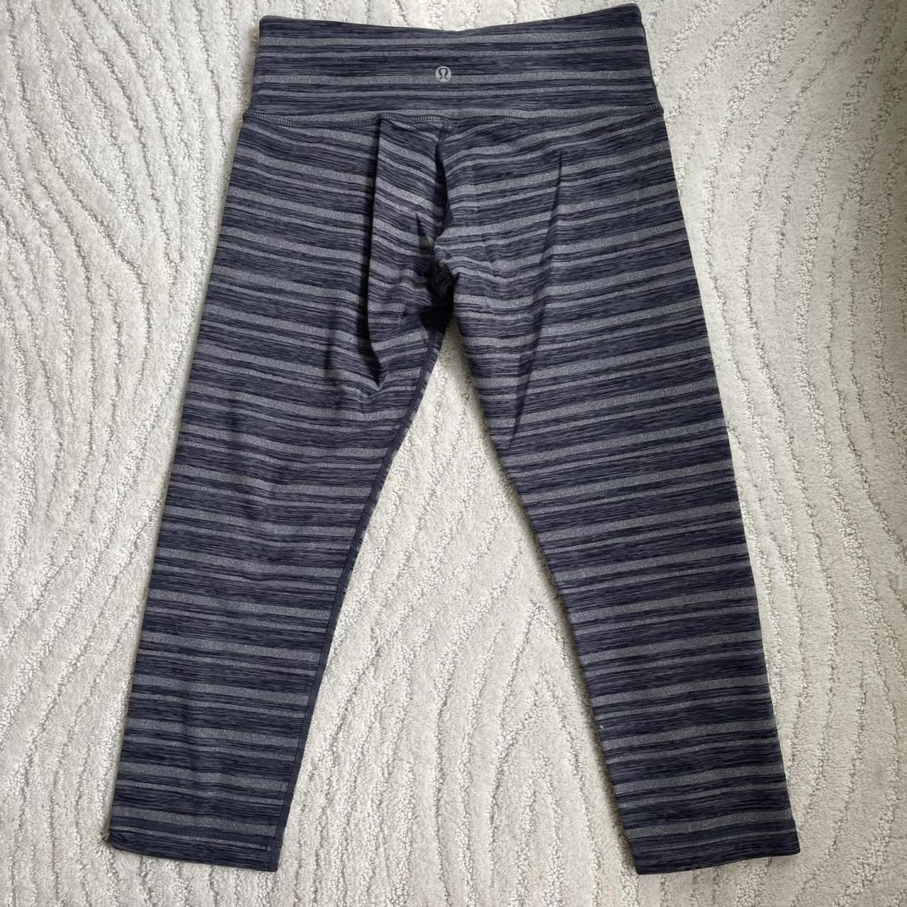 LULULEMON green striped leggings size 6! these are - Depop