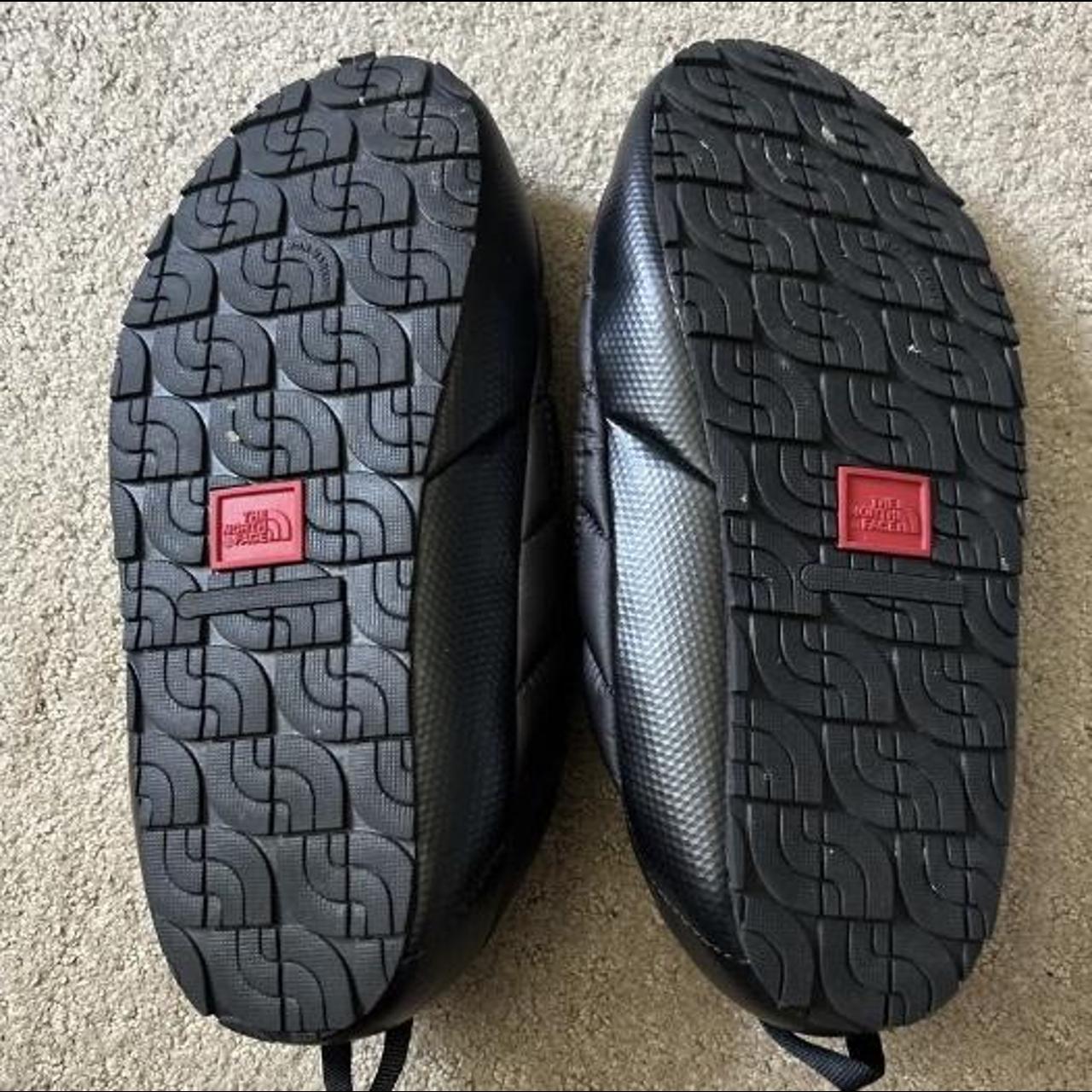 The North Face Women's Slippers (5)