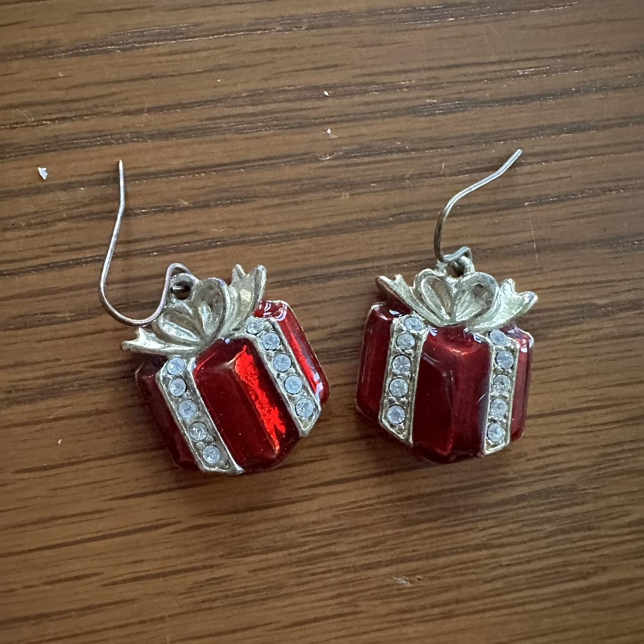 item listed by ems_hidden_gems10
