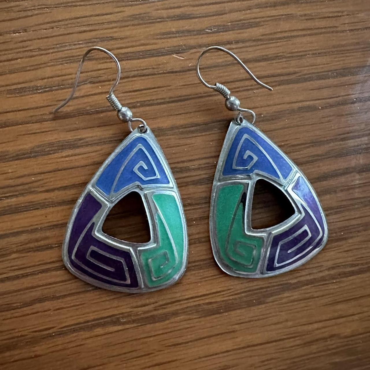 item listed by ems_hidden_gems10