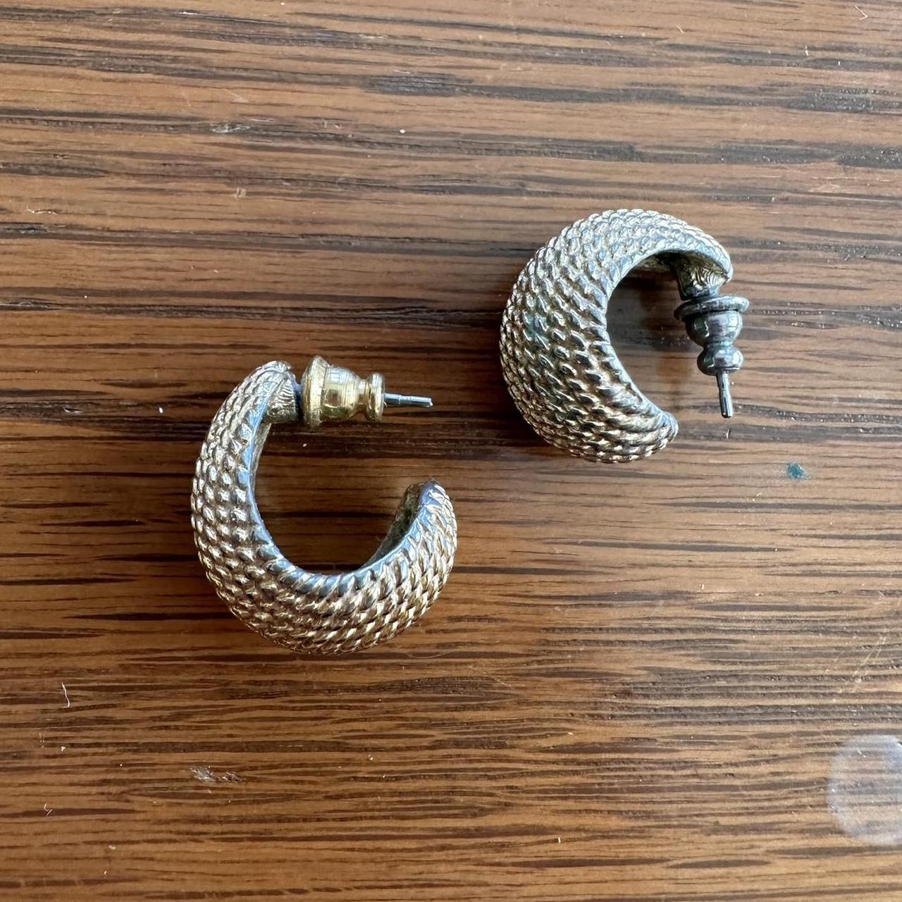 item listed by ems_hidden_gems10