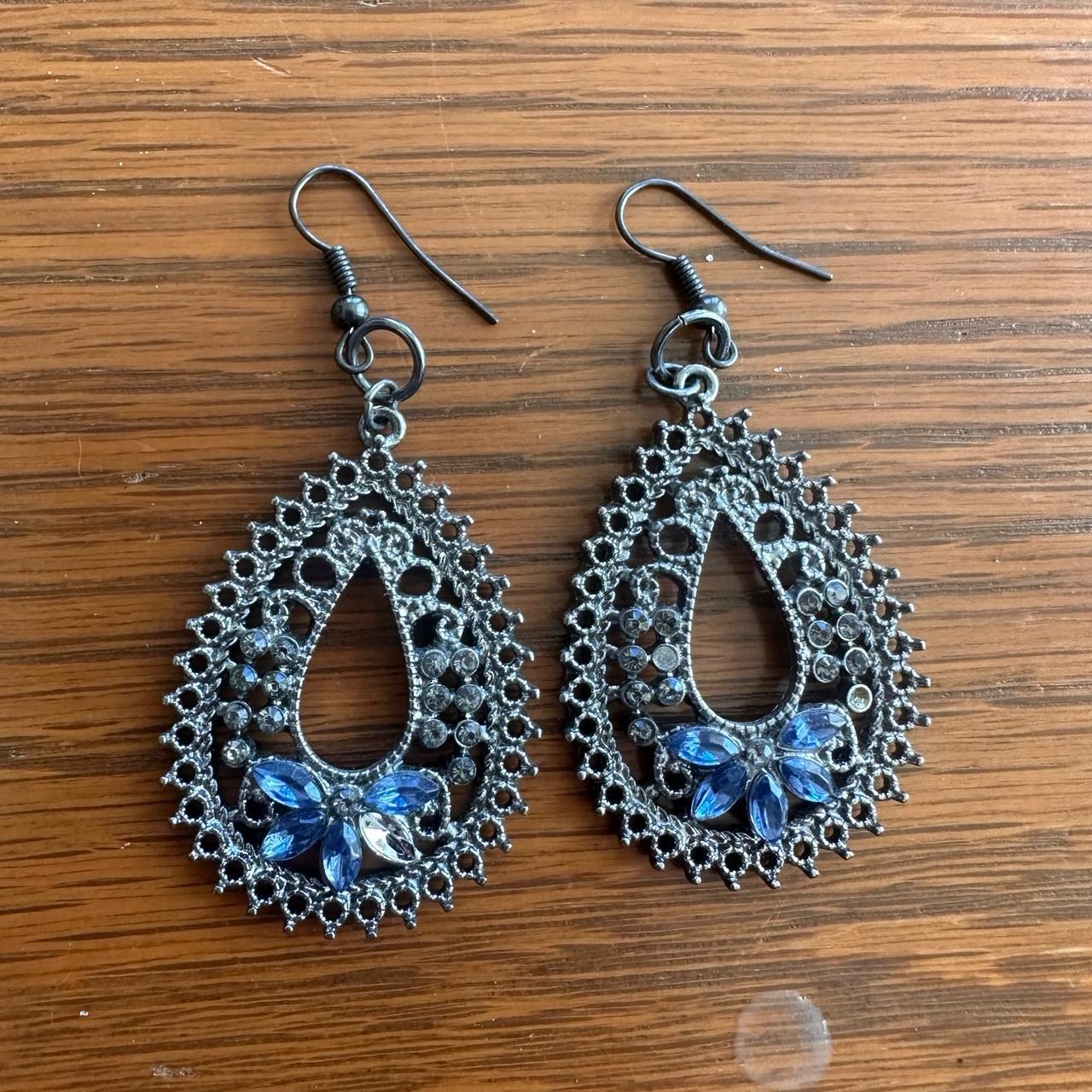 item listed by ems_hidden_gems10