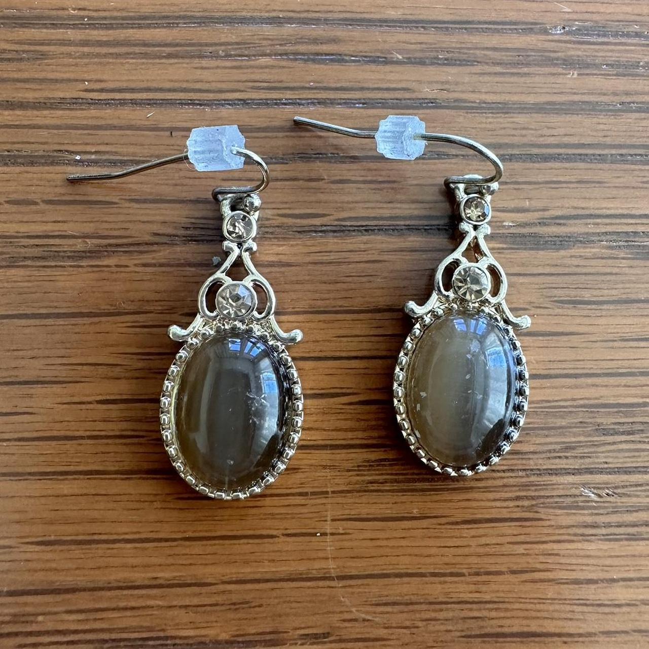 item listed by ems_hidden_gems10