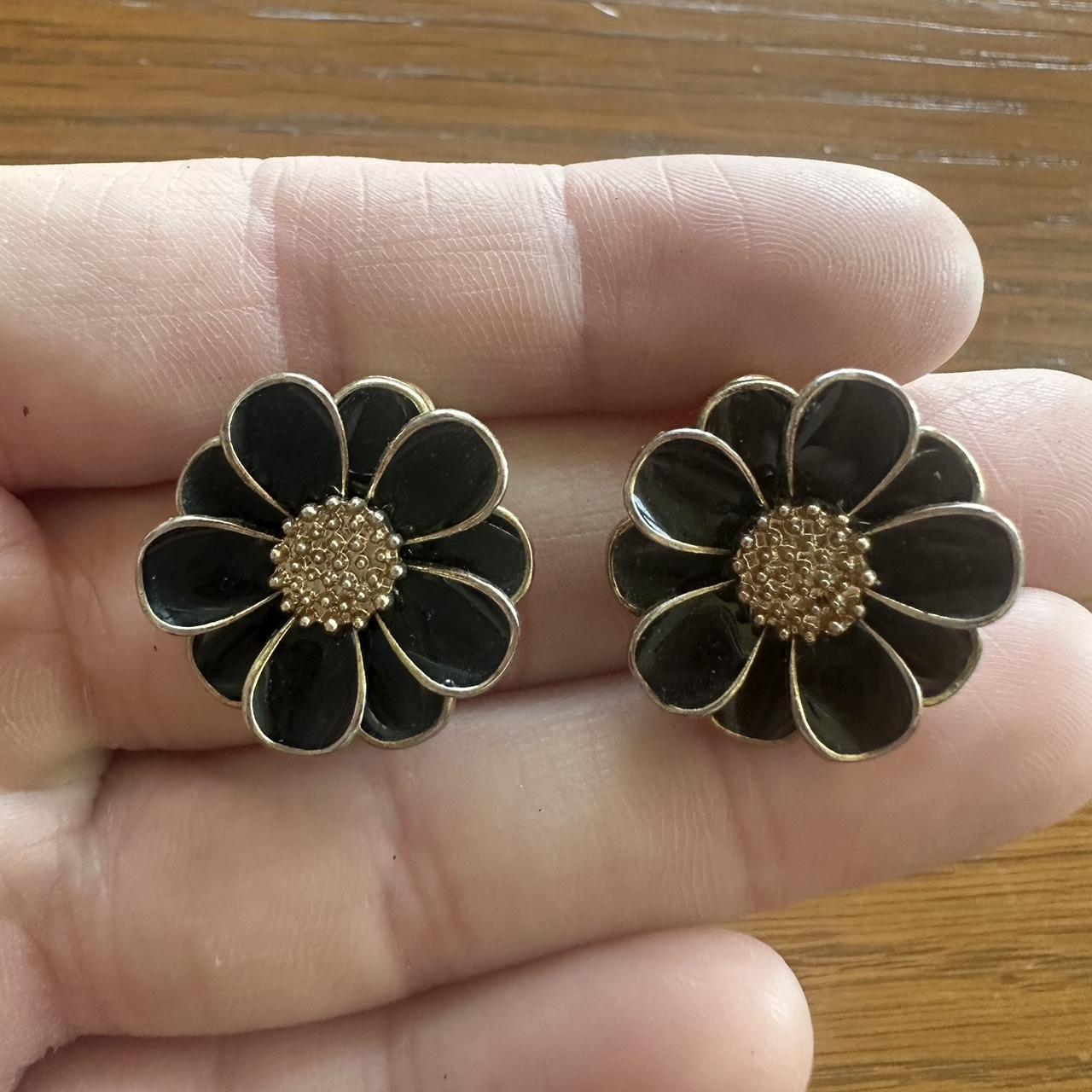 item listed by ems_hidden_gems10